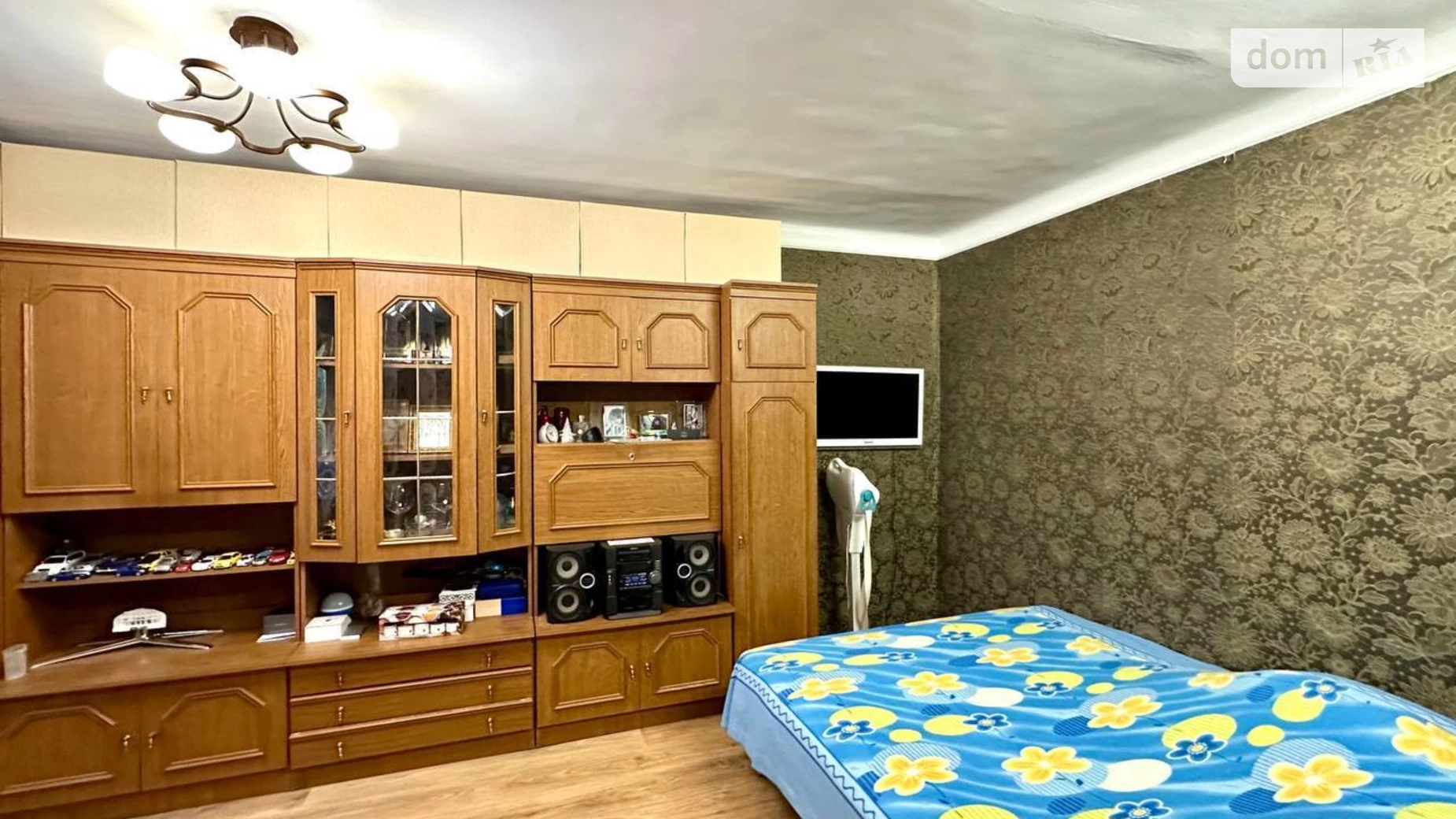 Продается 1-комнатная квартира 32 кв. м в Киеве, ул. Ереванская