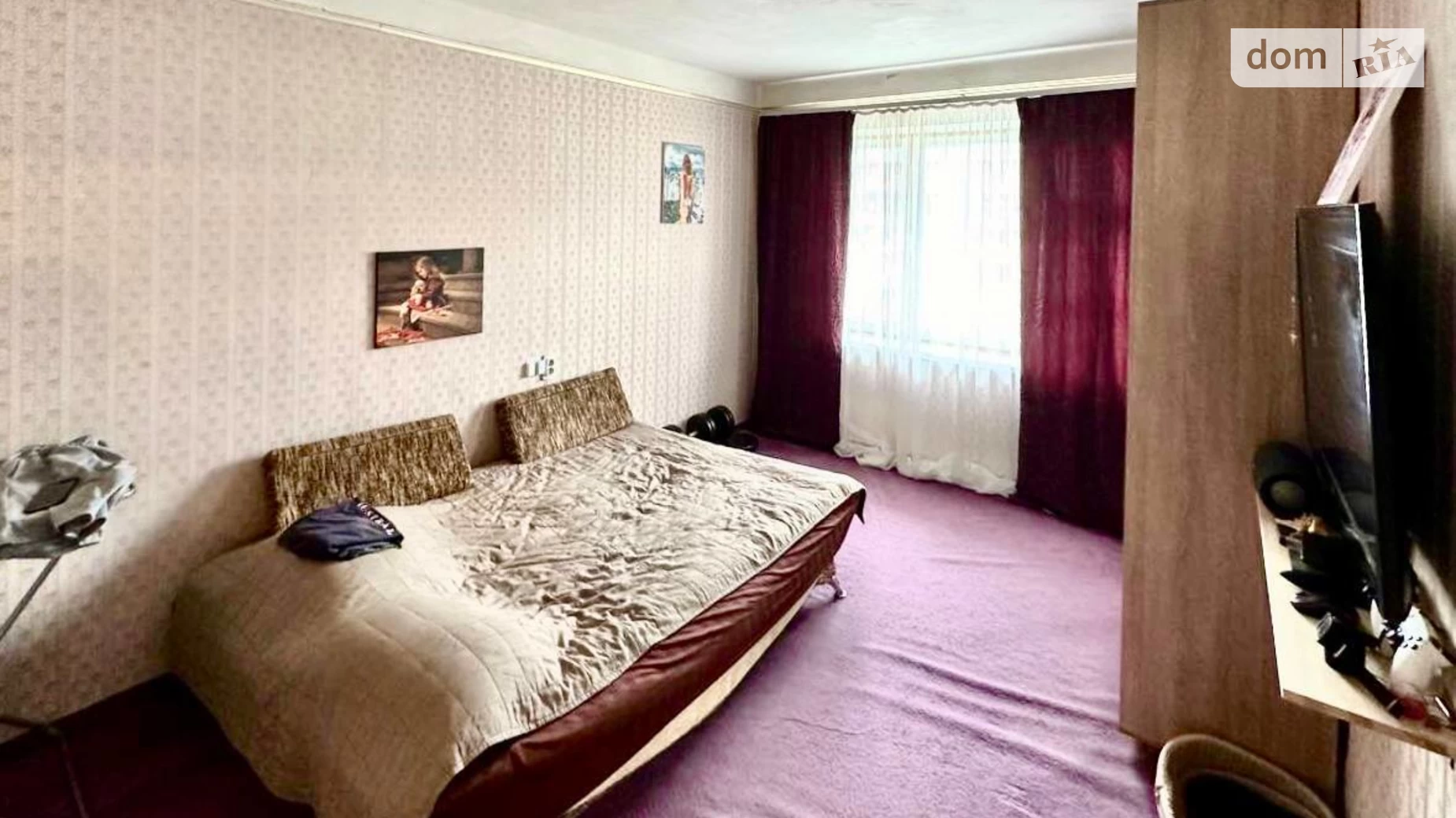 Продається 1-кімнатна квартира 32 кв. м у Києві, просп. Павла Тичини