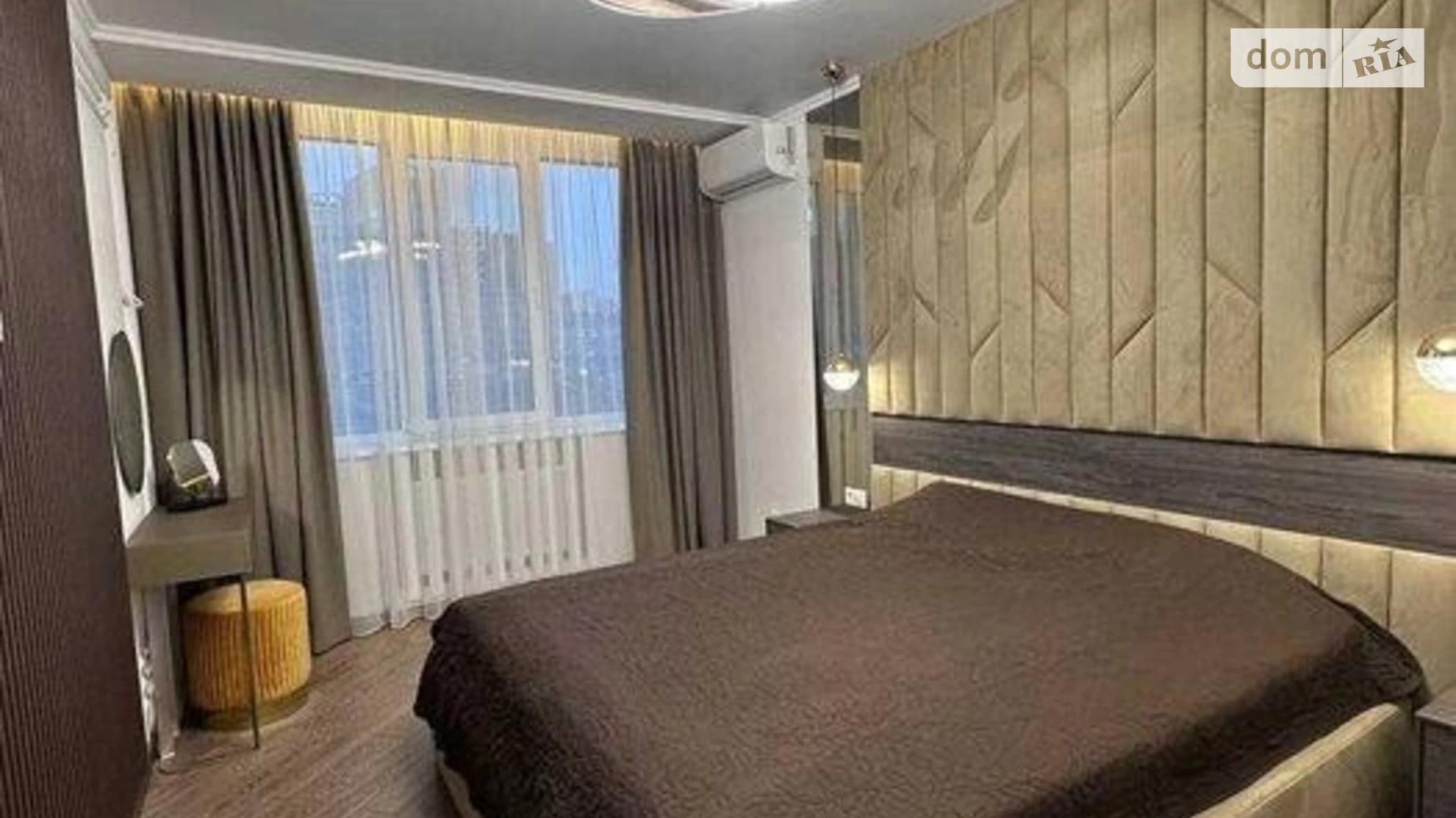Продается 3-комнатная квартира 93 кв. м в Киеве, ул. Олимпия Галика, 75