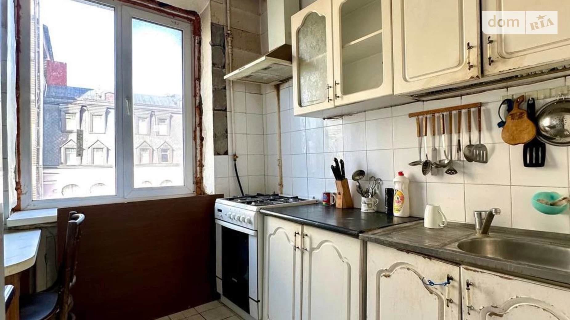Продается 3-комнатная квартира 64 кв. м в Киеве