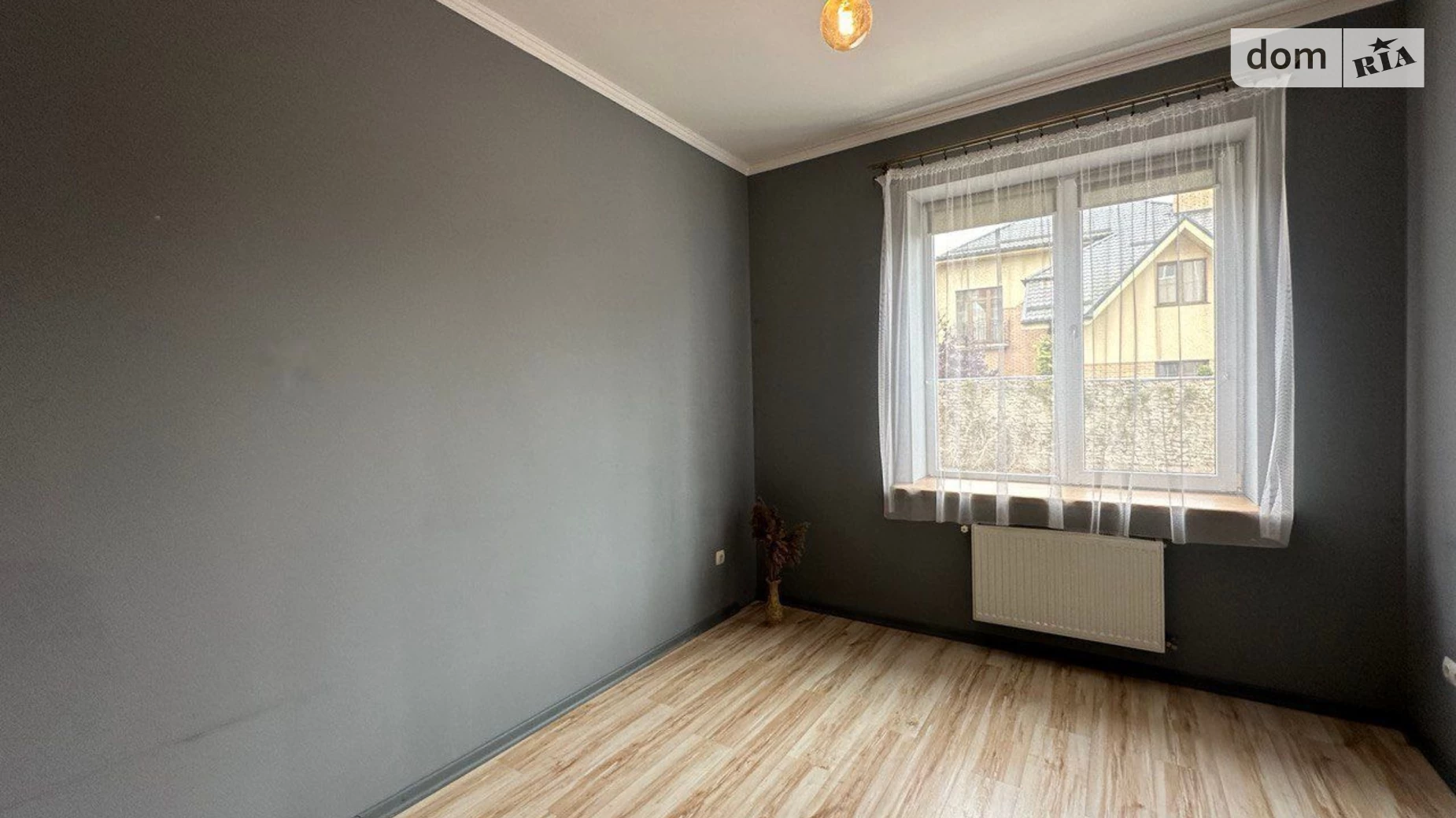 Продается 2-комнатная квартира 70.8 кв. м в Ровно, ул. Котляревского