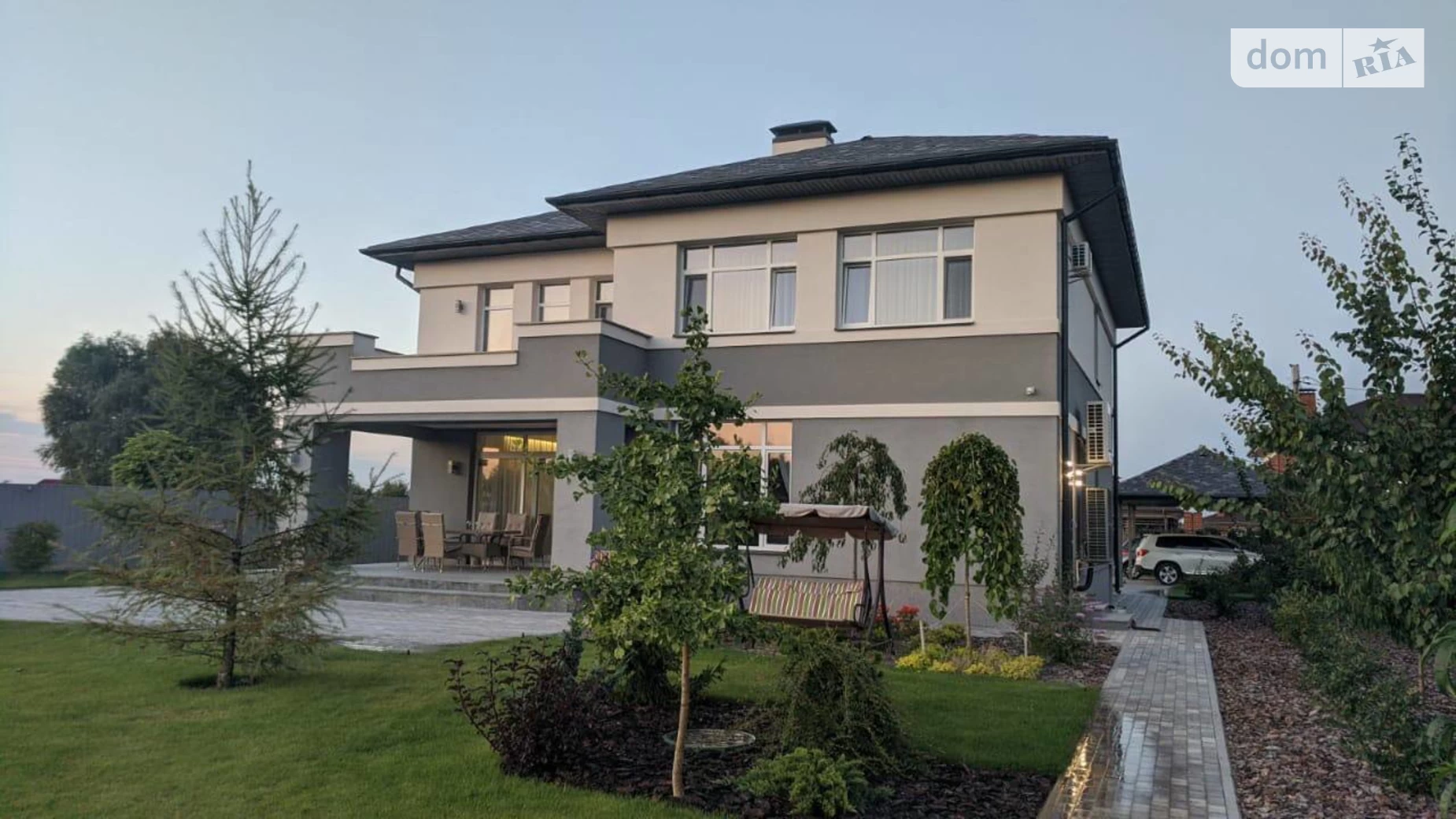 Продается дом на 2 этажа 265.8 кв. м с гаражом, ул. Богдана Хмельницкого