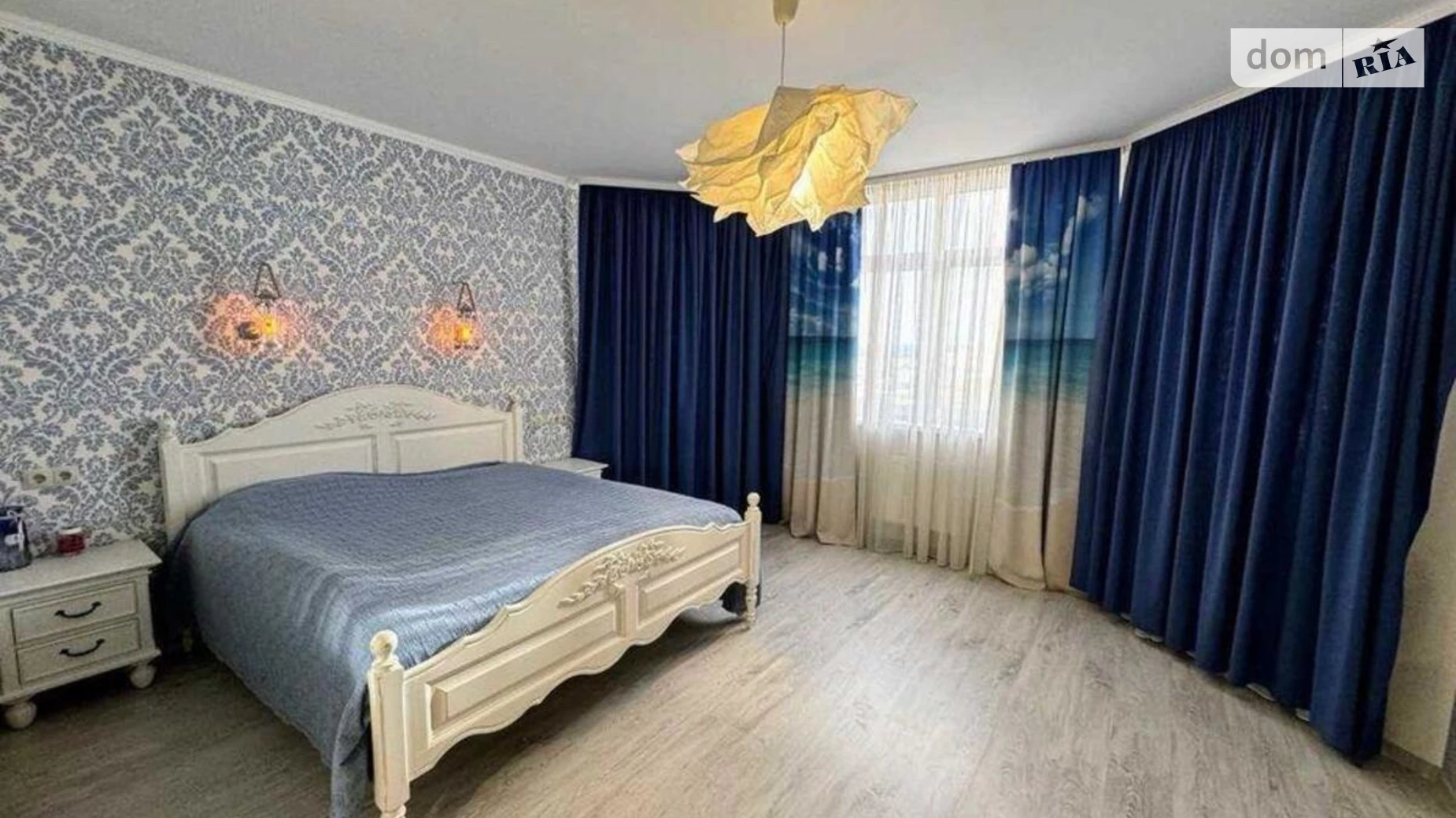 Продается 2-комнатная квартира 106 кв. м в Киеве, ул. Семьи Кульженков, 35