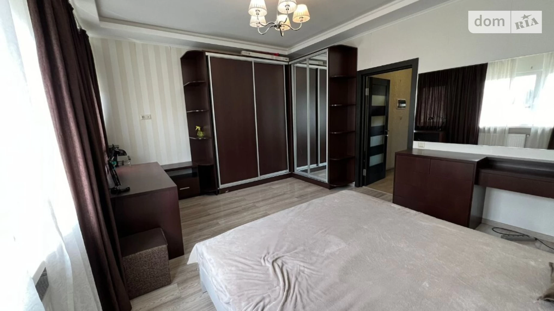 Продается 1-комнатная квартира 52 кв. м в Одессе, ул. Китобойная - фото 2