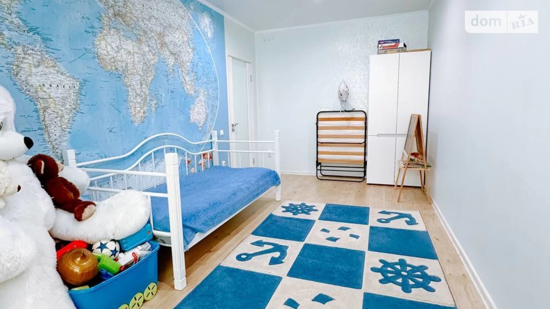 Продается 4-комнатная квартира 93 кв. м в Днепре, ул. Богданова, 32К