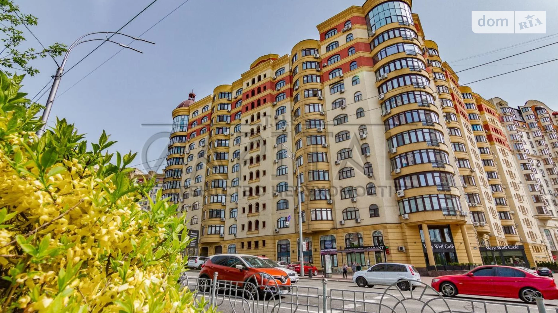 Продается 3-комнатная квартира 91 кв. м в Киеве, ул. Вячеслава Черновола, 29А