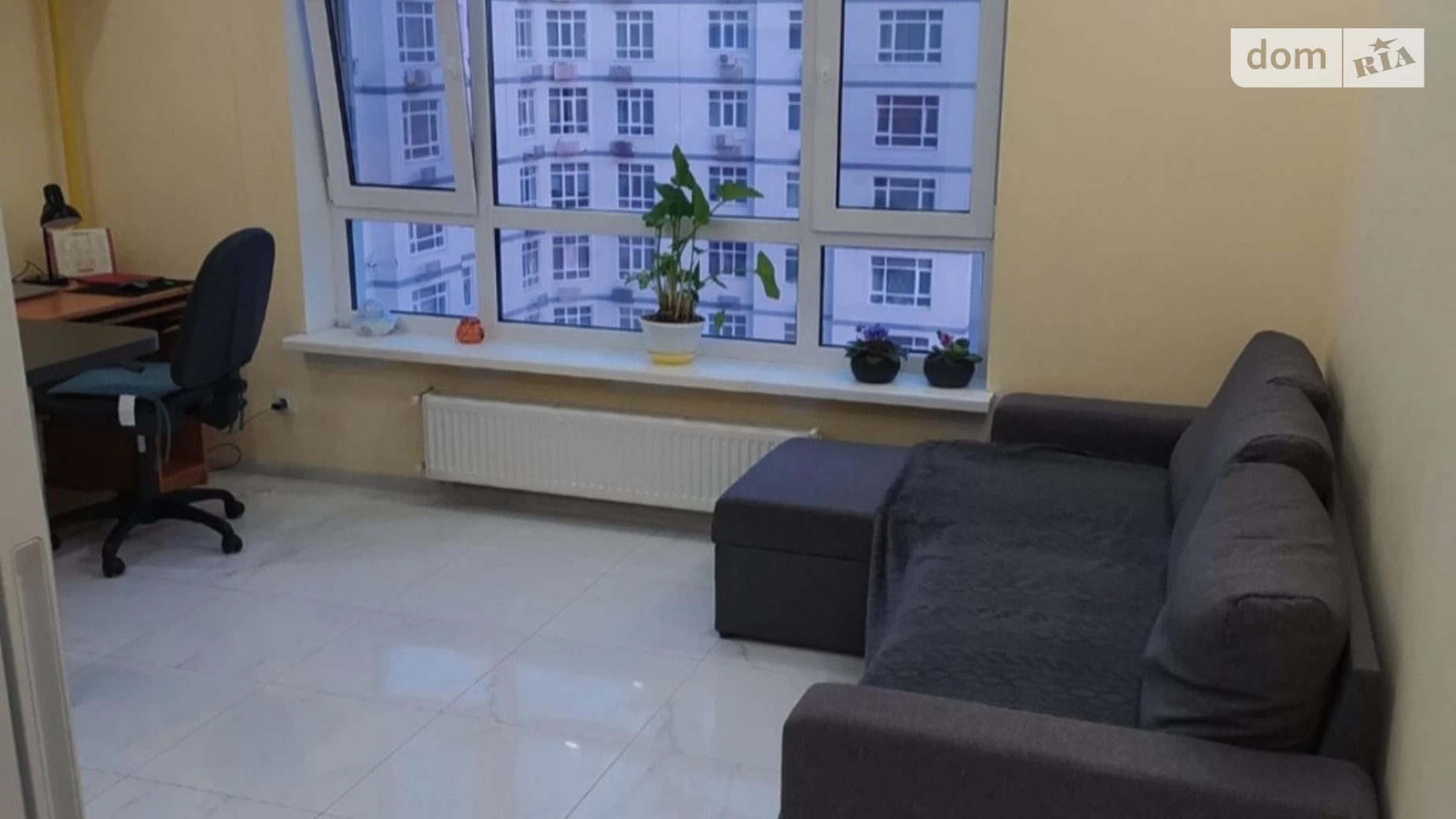 Продается 1-комнатная квартира 45 кв. м в Борисполе, ул. Льва Толстого, 1