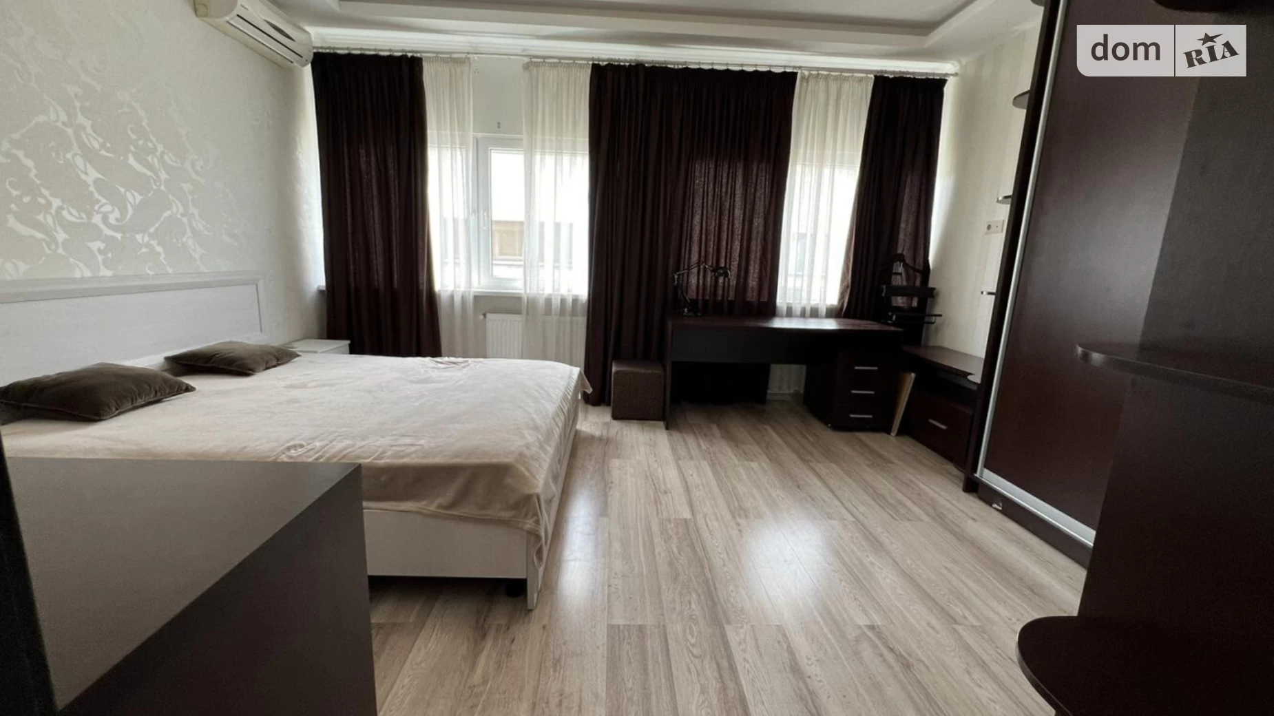 Продается 2-комнатная квартира 52 кв. м в Одессе, ул. Китобойная