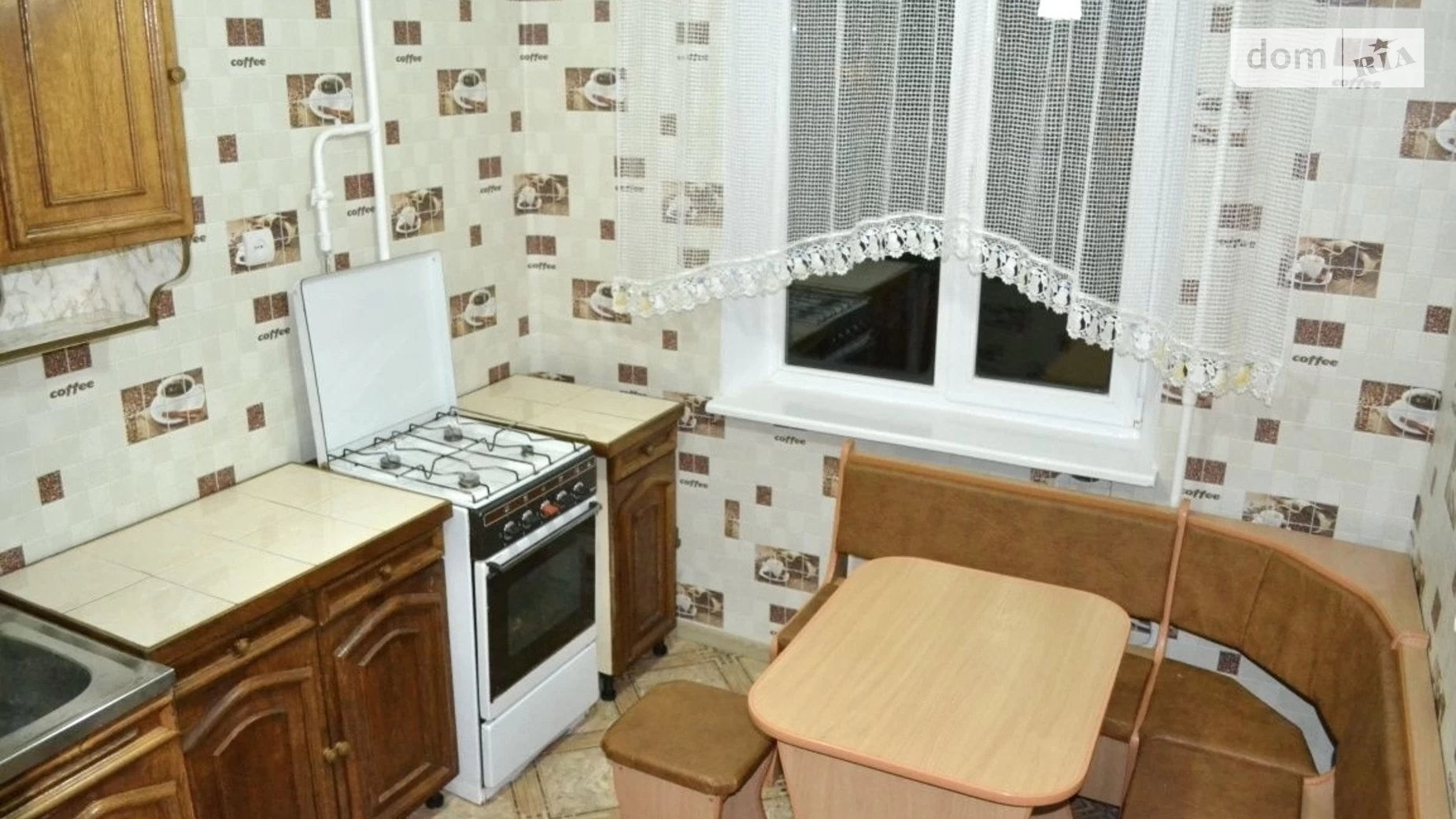 Продается 2-комнатная квартира 49 кв. м в Ровно, ул. Коновальца Евгения