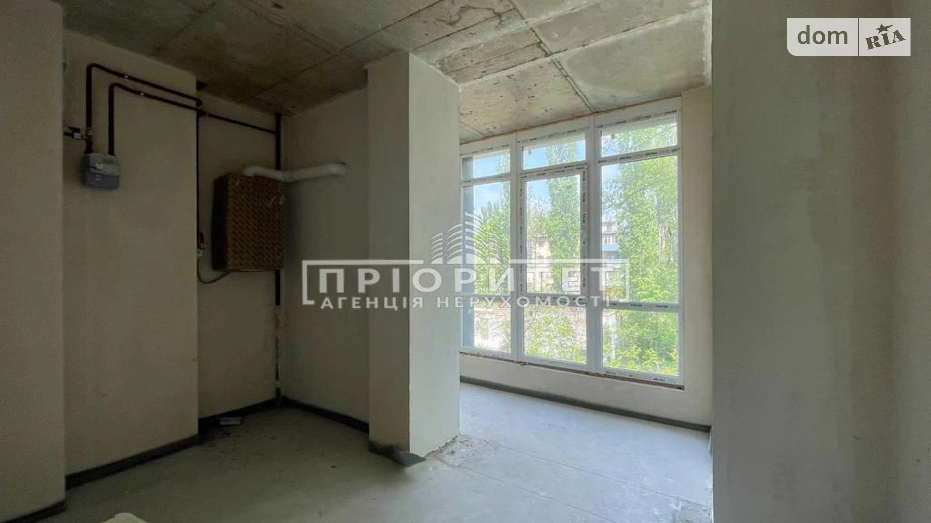 Продається 1-кімнатна квартира 43.6 кв. м у Одесі, вул. Космонавтів
