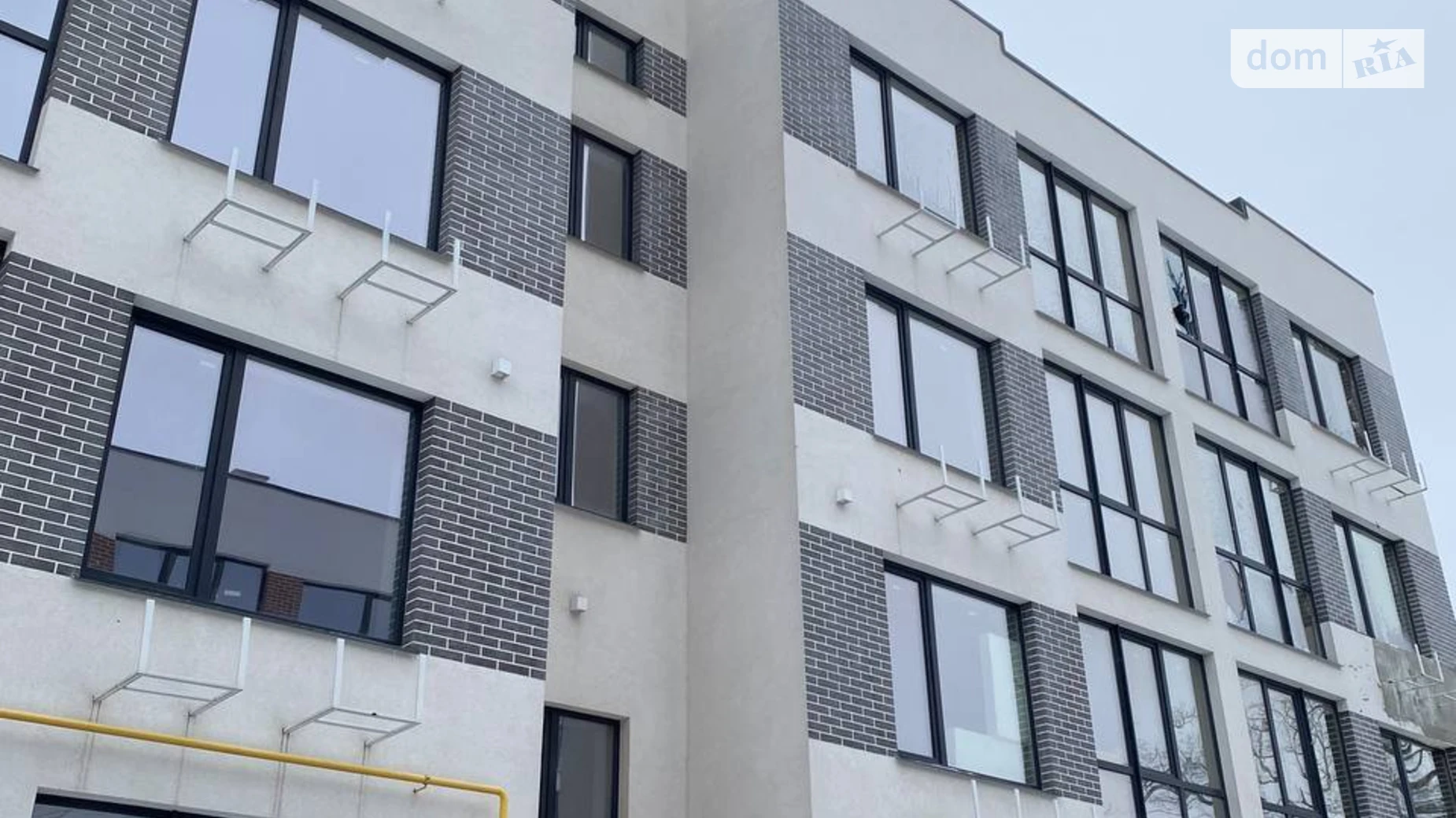 Продается 1-комнатная квартира 41 кв. м в Гостомеле, ул. Молодежная, 11/8 - фото 2