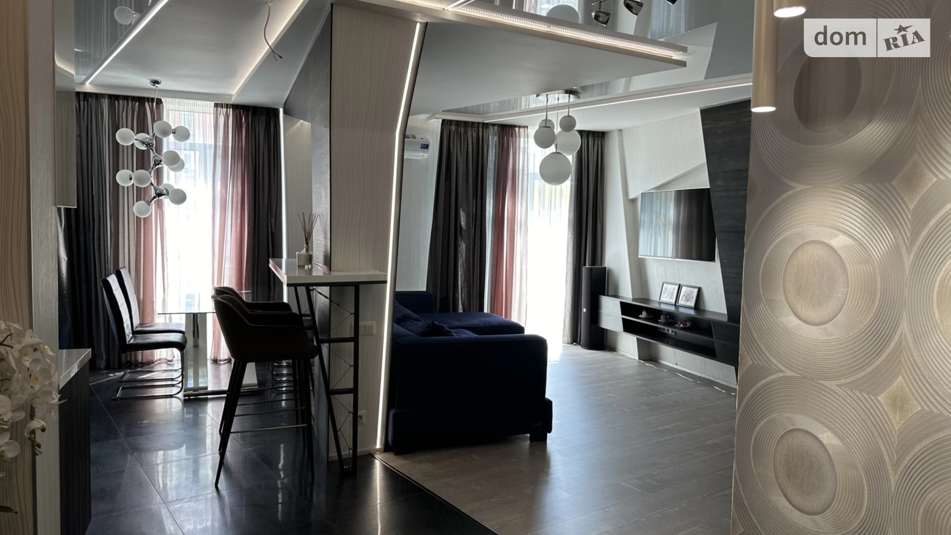 Продается 3-комнатная квартира 77.1 кв. м в Киеве
