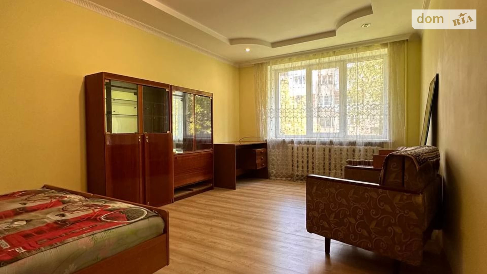 Продается 2-комнатная квартира 53 кв. м в Черновцах