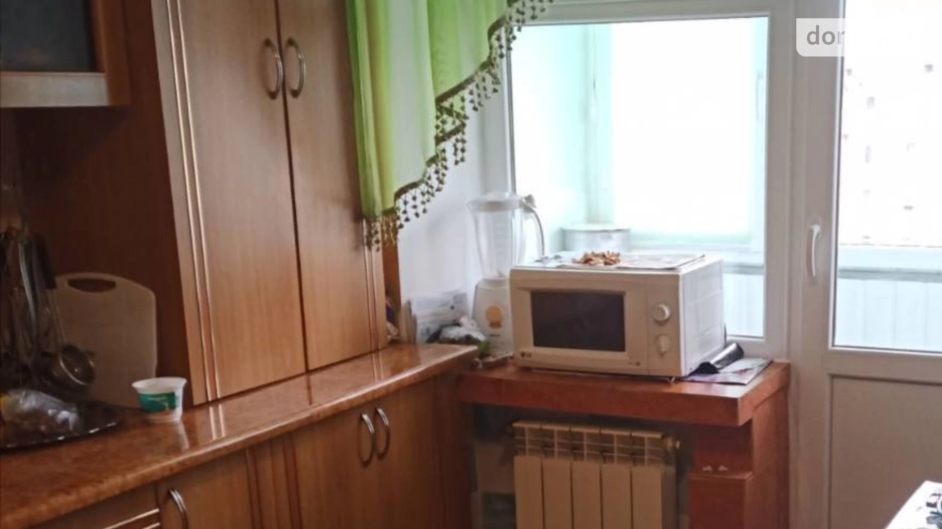 Продается 3-комнатная квартира 69 кв. м в Ровно, ул. Крушельницкой Соломии, 73