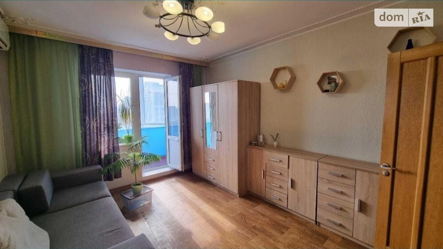 Продается 3-комнатная квартира 66 кв. м в Киеве, просп. Европейского Союза(Правды), 9В