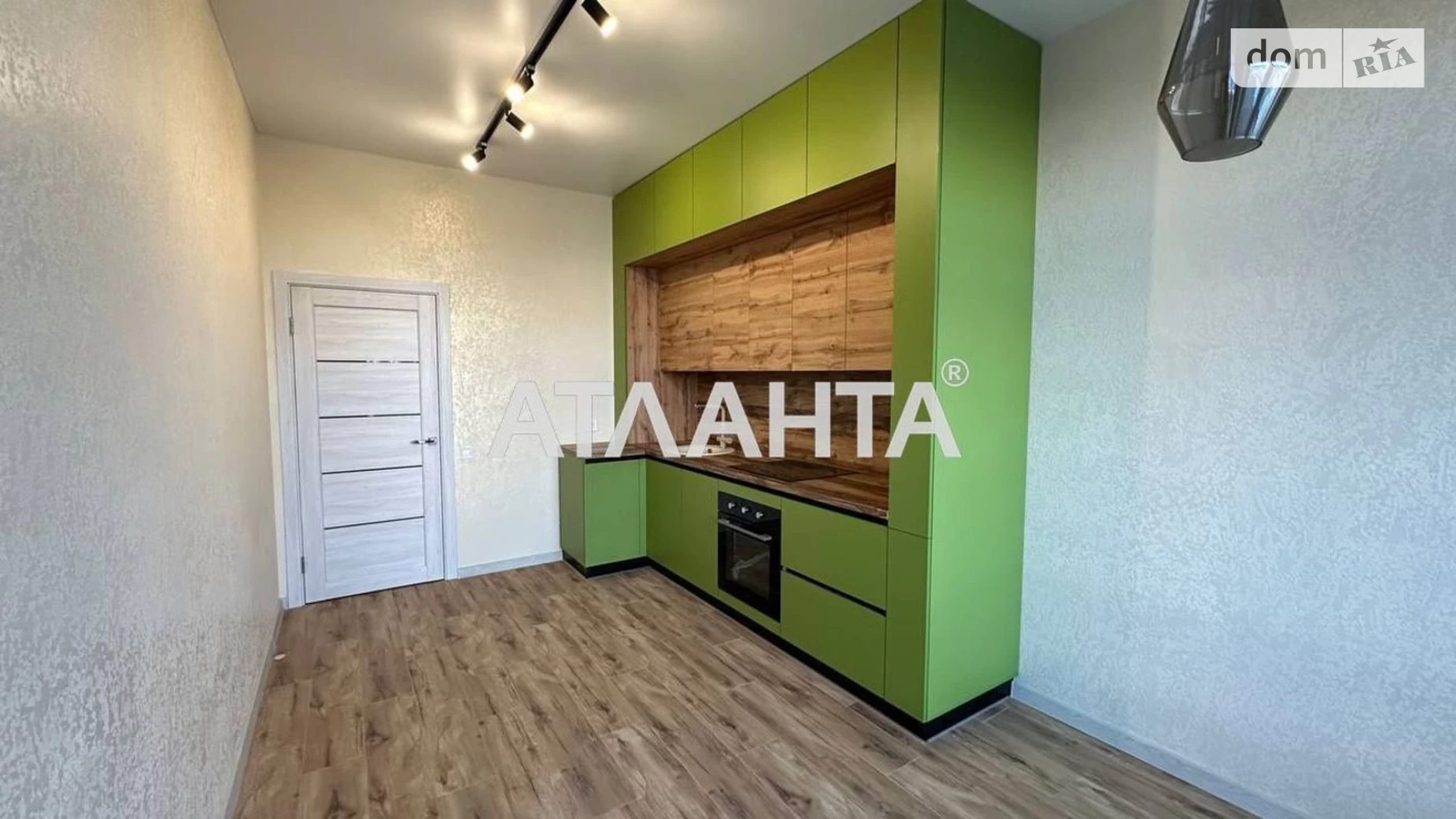 Продается 1-комнатная квартира 40 кв. м в Одессе, ул. Дмитрия Донского
