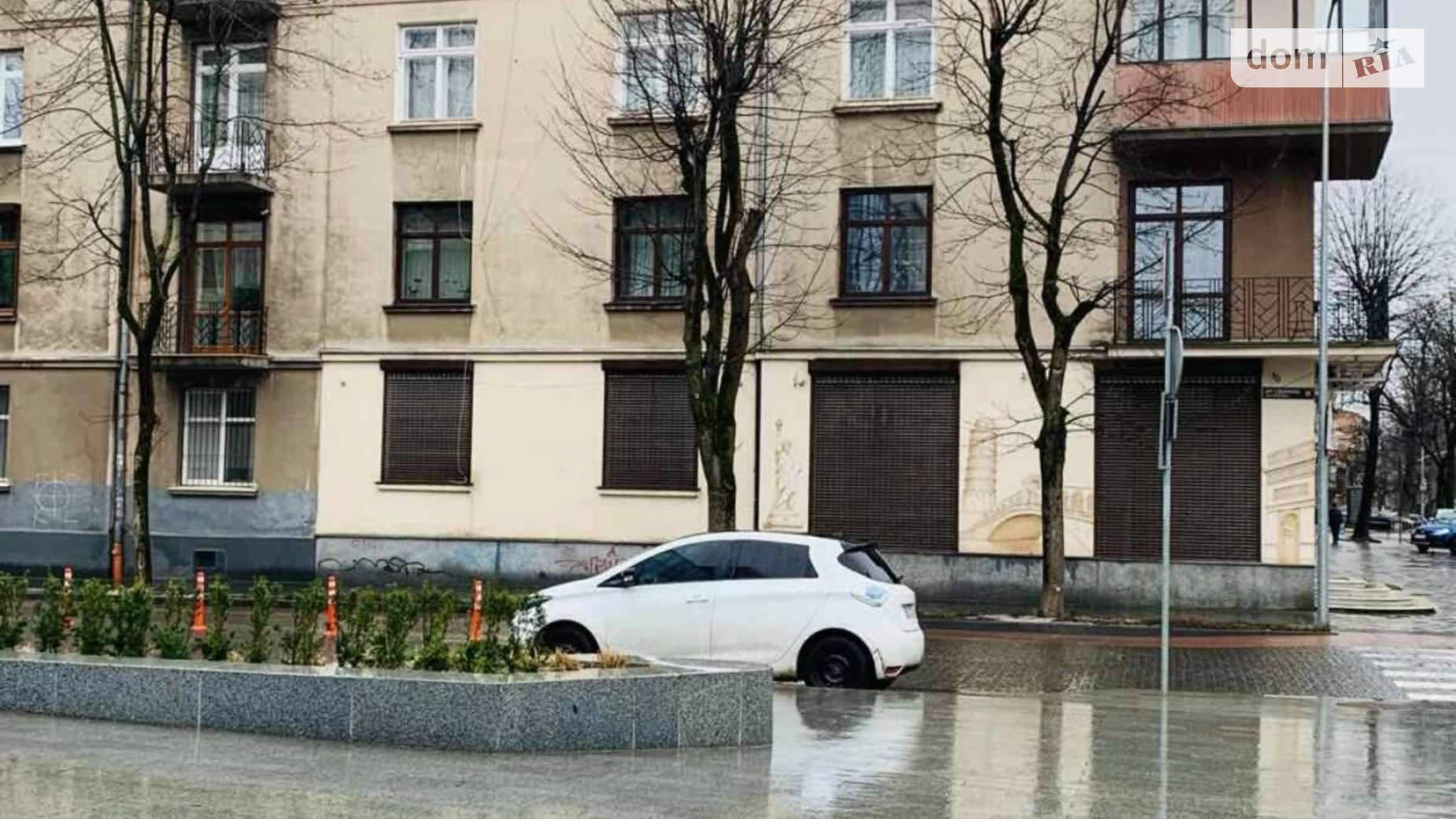 Продається 4-кімнатна квартира 122 кв. м у Львові, вул. Єфремова Академіка, 6