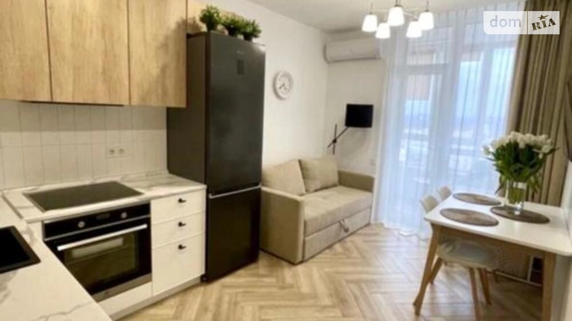 Продается 1-комнатная квартира 38 кв. м в Киеве, ул. Каховская, 56