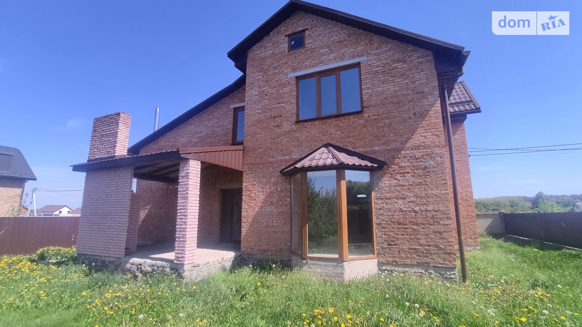 Продается дом на 2 этажа 250 кв. м с бассейном, цена: 98000 $ - фото 2