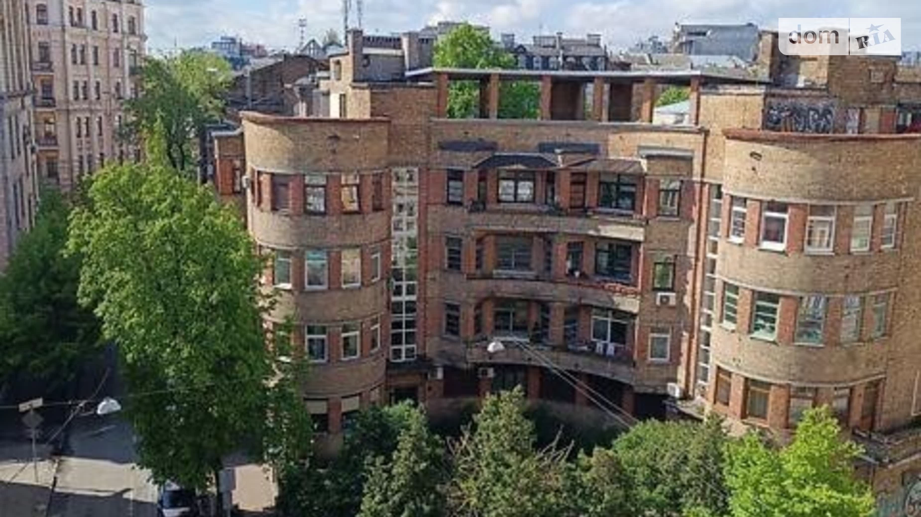 Продается 3-комнатная квартира 120 кв. м в Киеве, ул. Большая Житомирская, 16