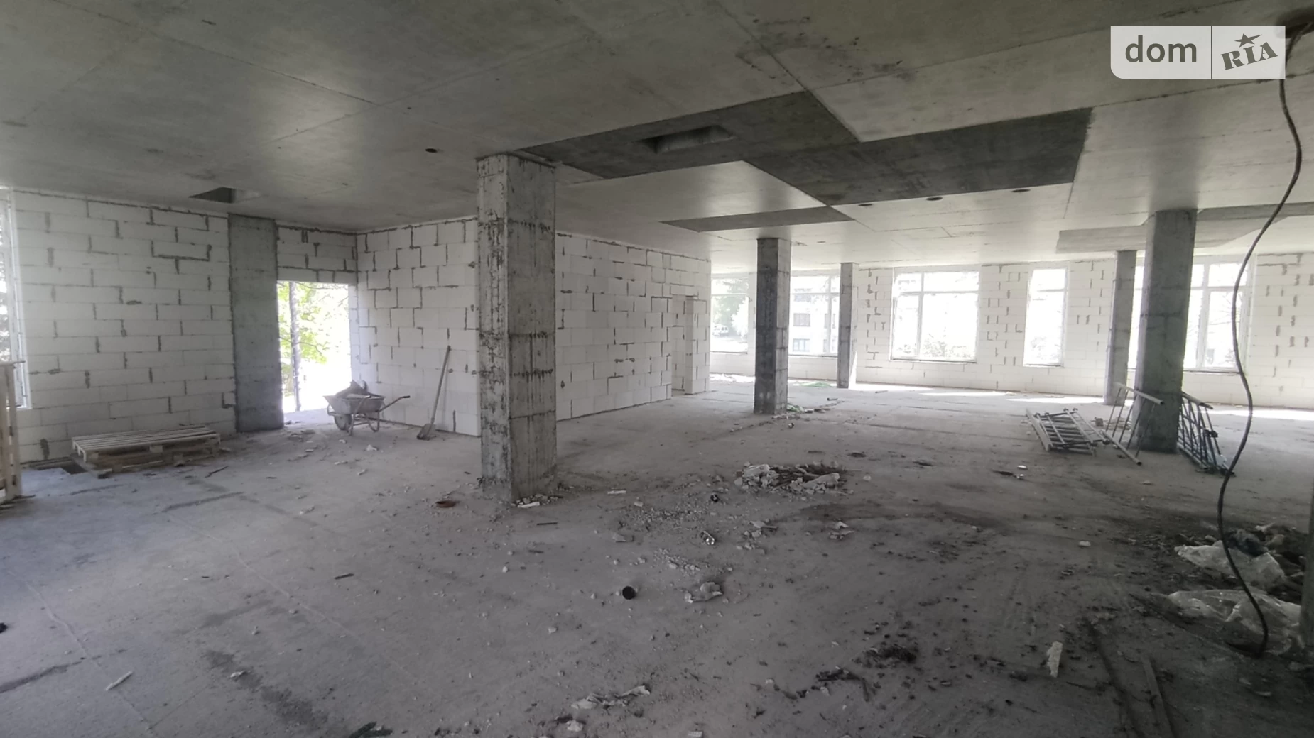 Продается объект сферы услуг 450 кв. м в 3-этажном здании, цена: 743000 $ - фото 2