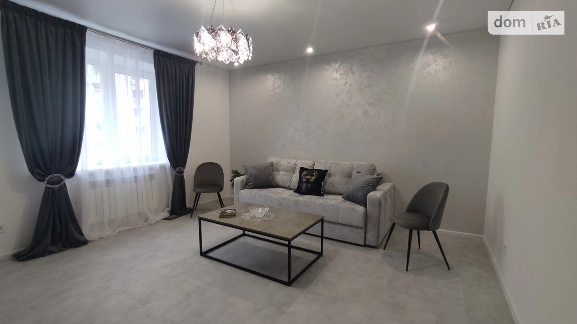 Продается 2-комнатная квартира 73.7 кв. м в Виннице, ул. Александровская