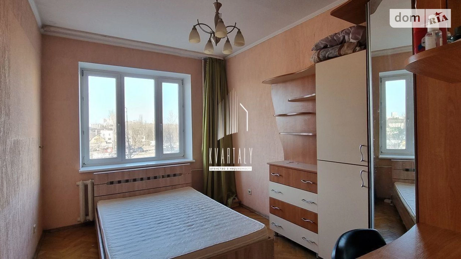 Продается 4-комнатная квартира 110 кв. м в Киеве, ул. Академика Ефремова, 19А