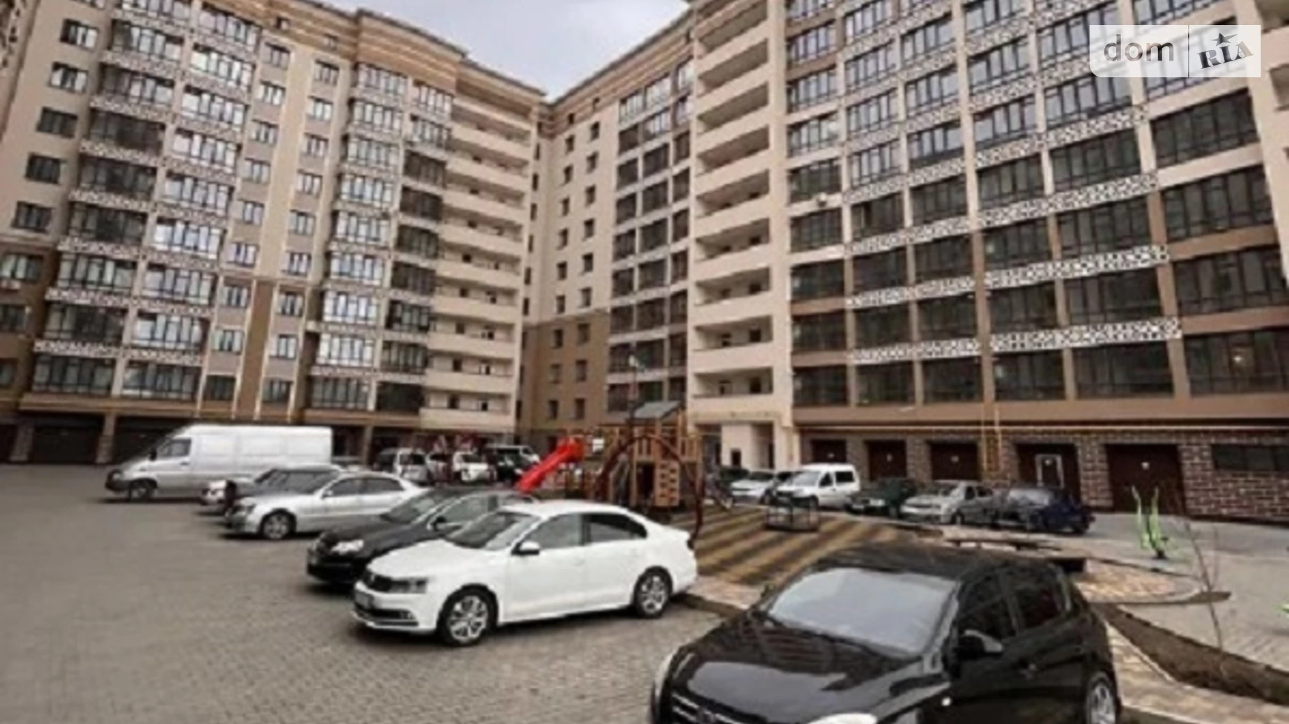 Продается 2-комнатная квартира 72.4 кв. м в Хмельницком, ул. Проскуровского Подполья, 110