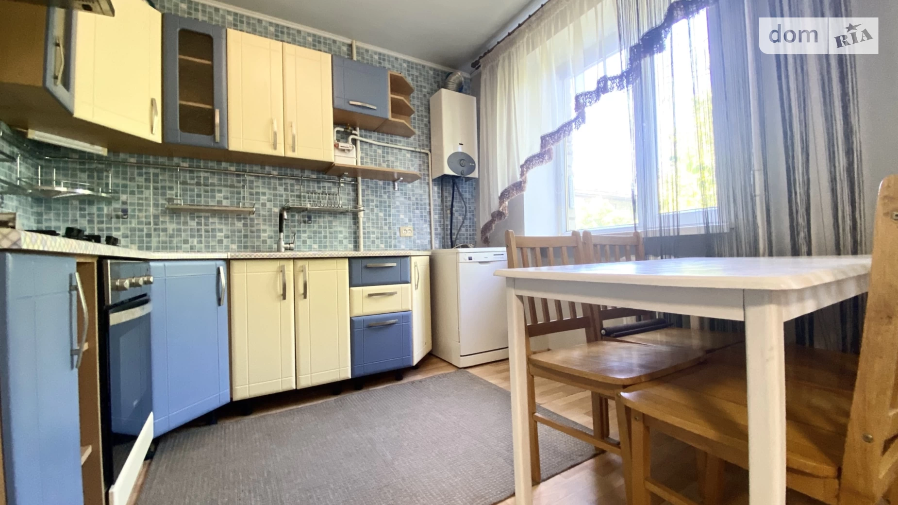 Продается 3-комнатная квартира 63 кв. м в Днепре, просп. Слобожанский, 121