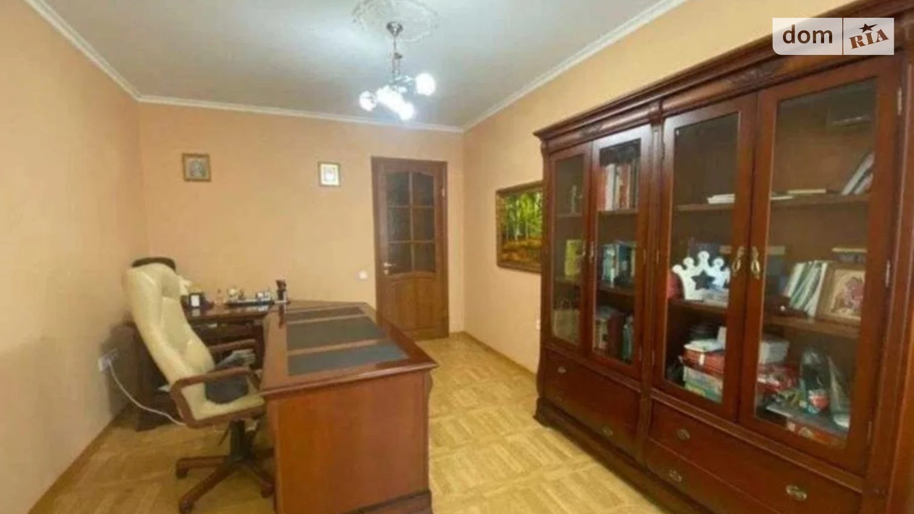 Продается 5-комнатная квартира 200 кв. м в Одессе, ул. Посмитного, 22