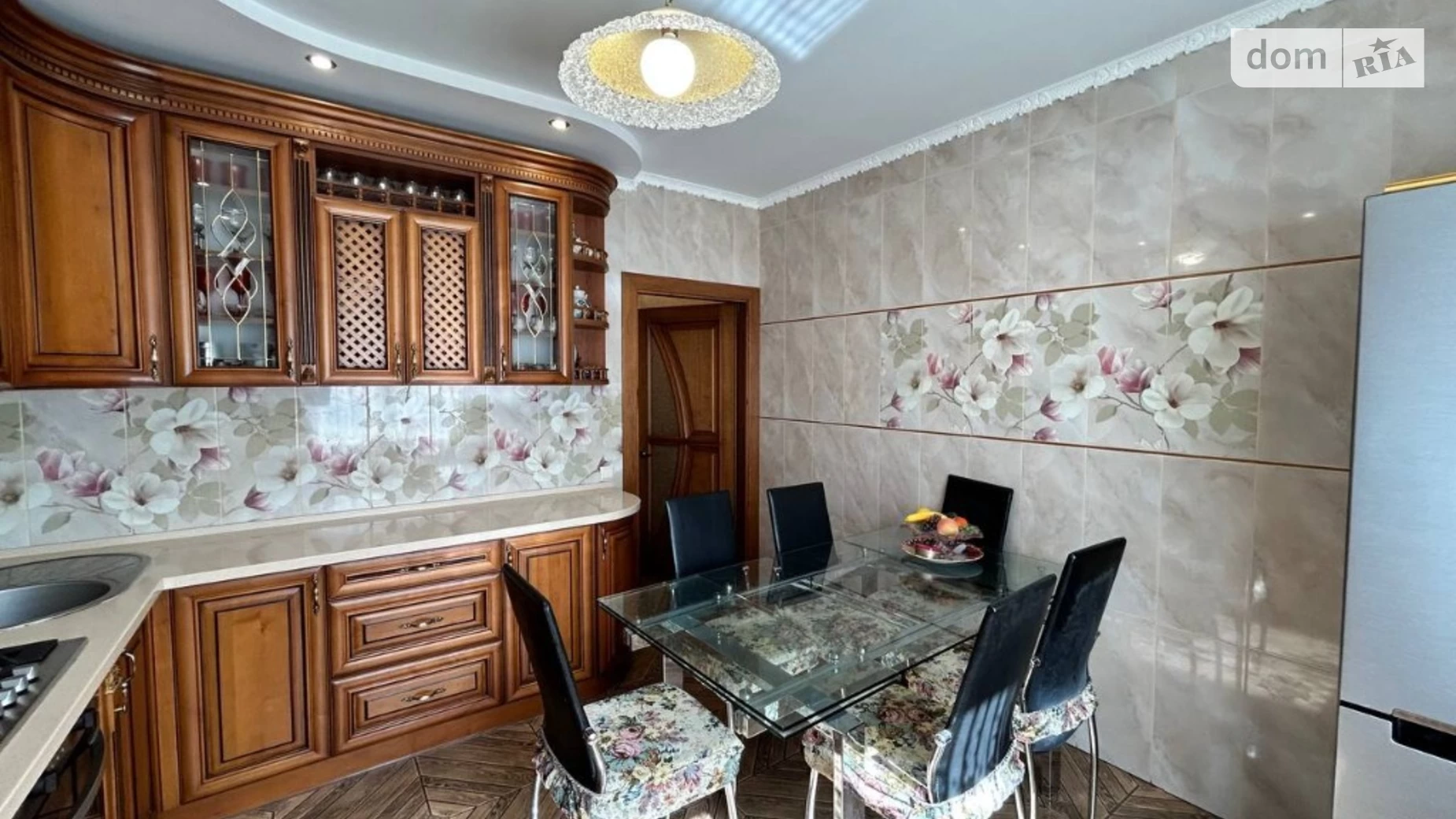 Продается 2-комнатная квартира 71 кв. м в Хмельницком, ул. Заречанская, 11