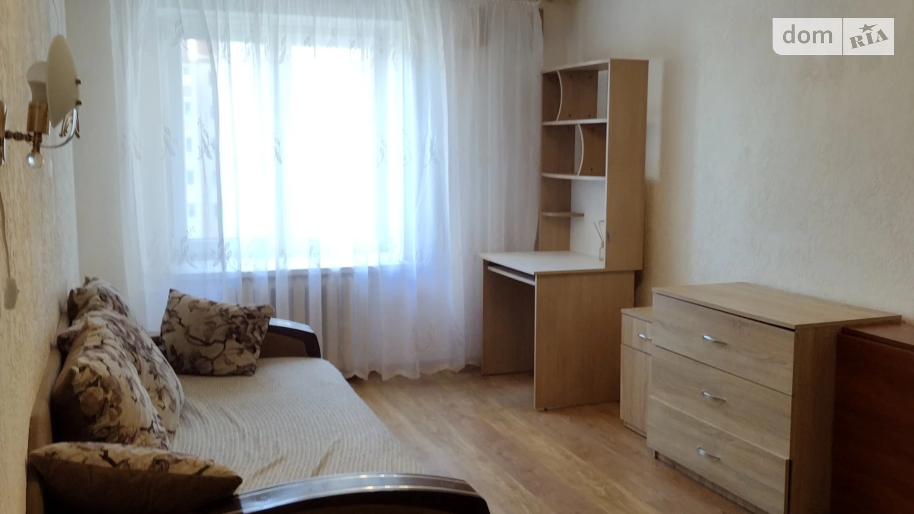 Продається 2-кімнатна квартира 60 кв. м у Одесі, вул. Академіка Сахарова, 38