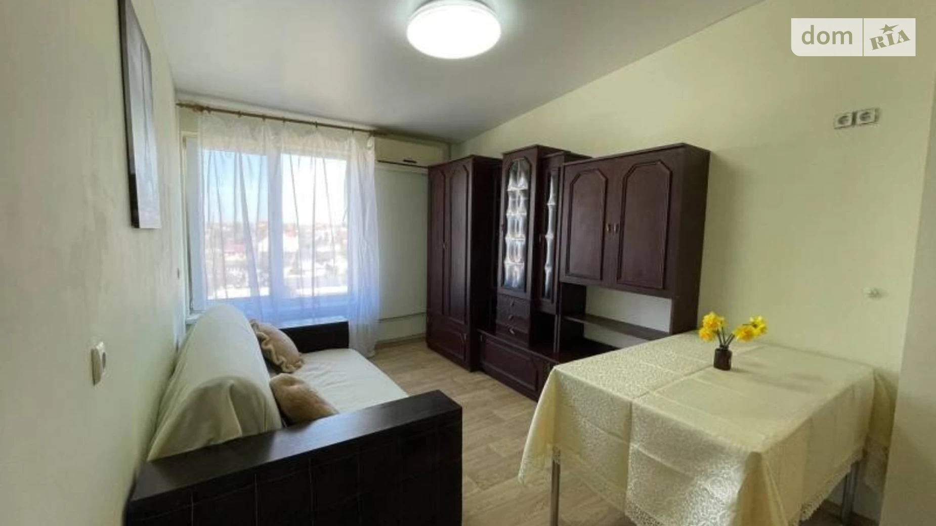 Продается 1-комнатная квартира 27.6 кв. м в Одессе, ул. Центральная (Червоный хутор)