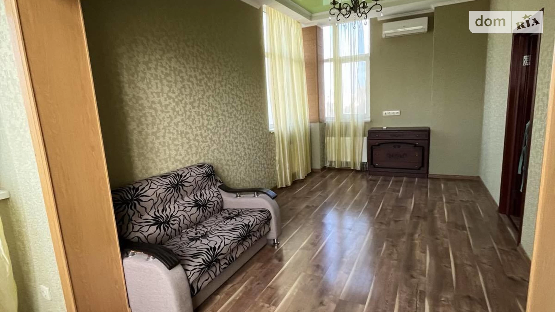 Продається 3-кімнатна квартира 70 кв. м у Одесі, вул. Артилерійська