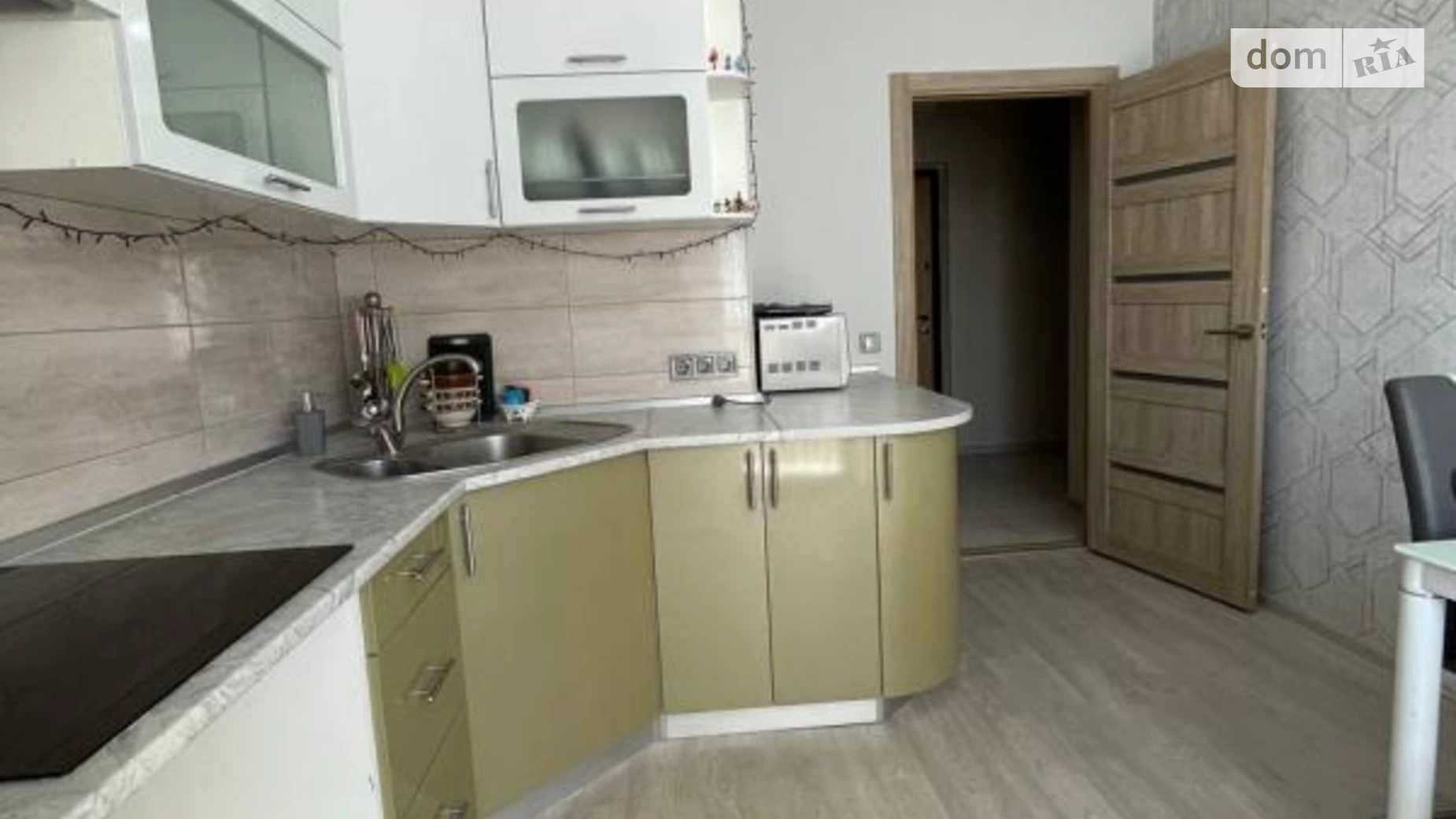 Продается 1-комнатная квартира 45 кв. м в Одессе, ул. Люстдорфская дорога - фото 2