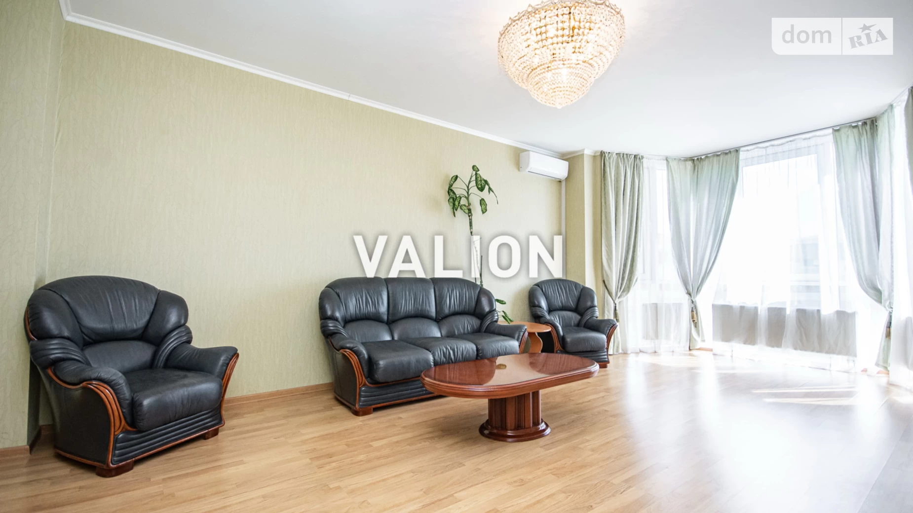 Продається 2-кімнатна квартира 83.5 кв. м у Києві