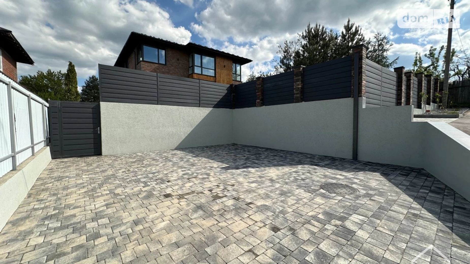 Продается дом на 2 этажа 260 кв. м с гаражом, цена: 385000 $ - фото 3