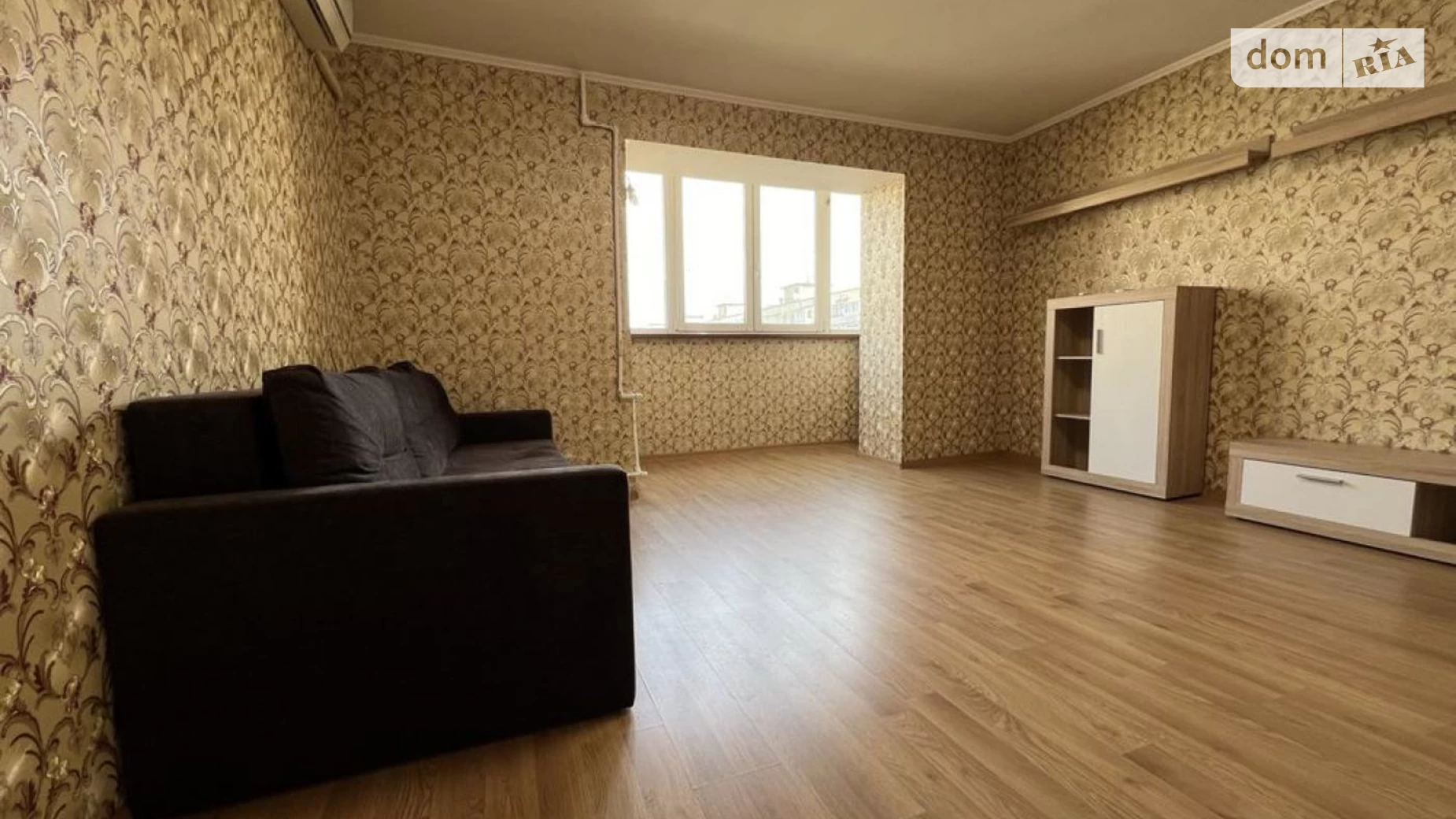 Продается 2-комнатная квартира 57 кв. м в Днепре, ул. Малиновского Маршала