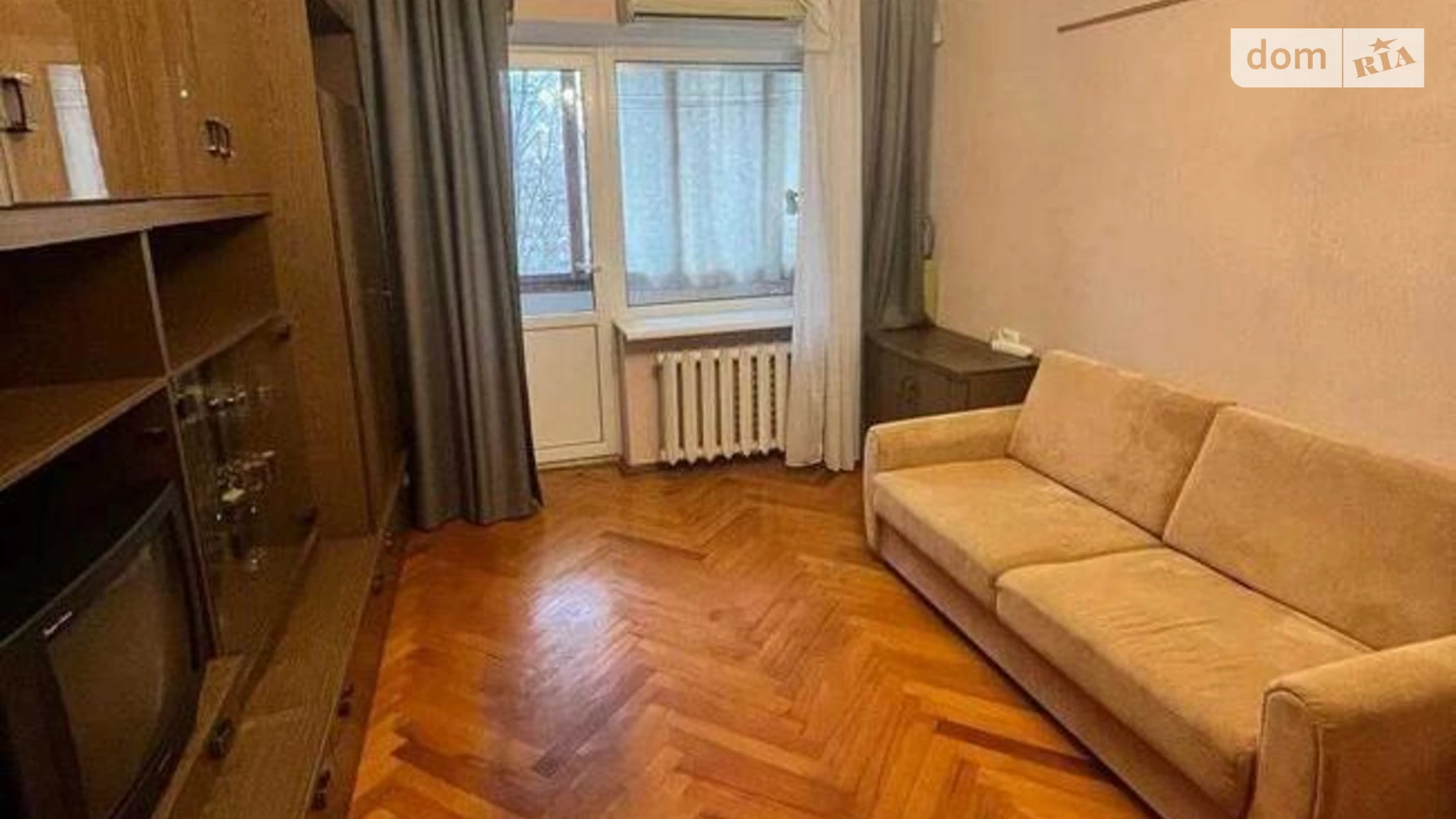 Продается 1-комнатная квартира 33 кв. м в Киеве, просп. Воздушных Сил(Воздухофлотский), 36