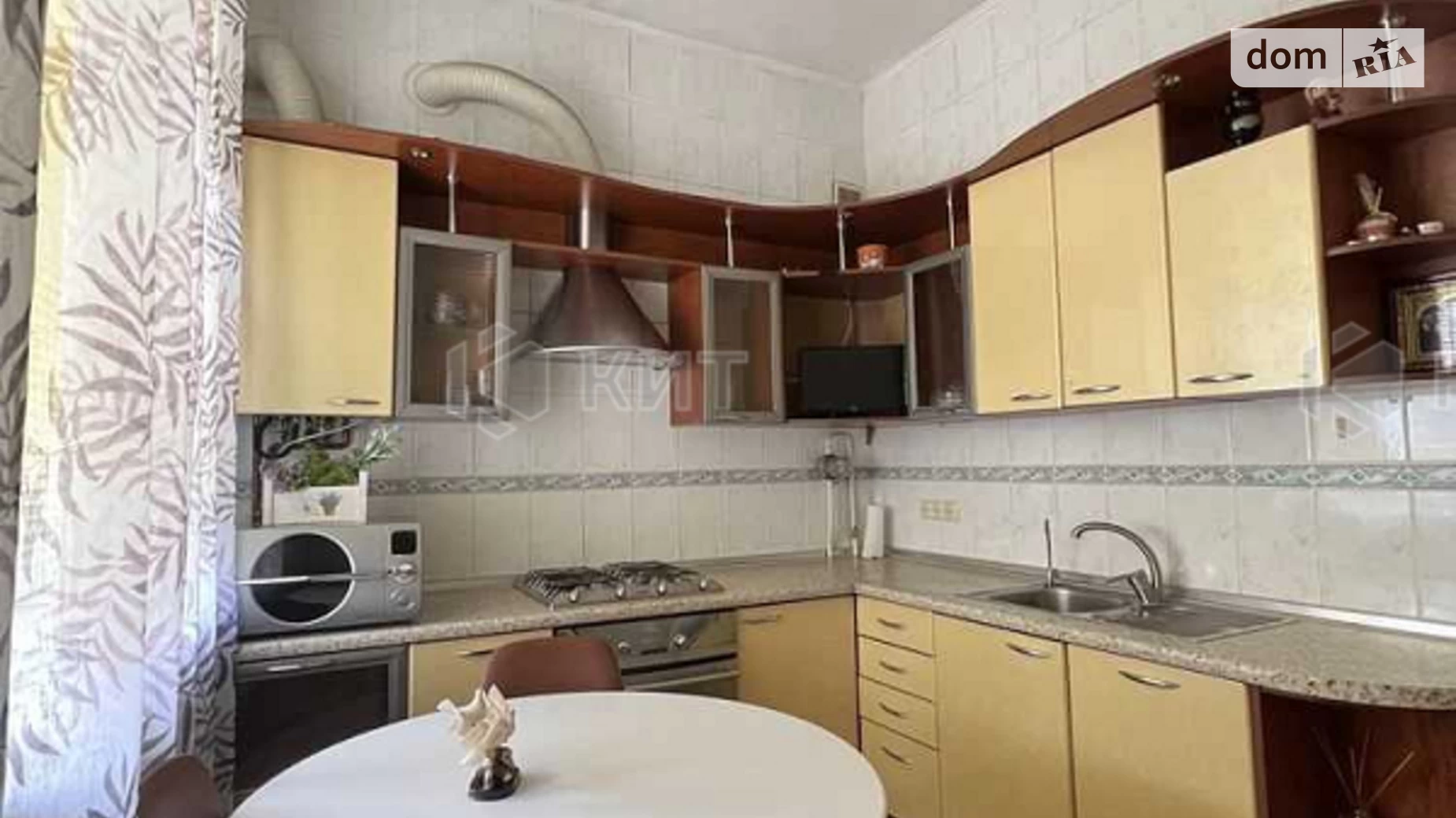 Продается 3-комнатная квартира 111 кв. м в Харькове, Григоровское шоссе, 79