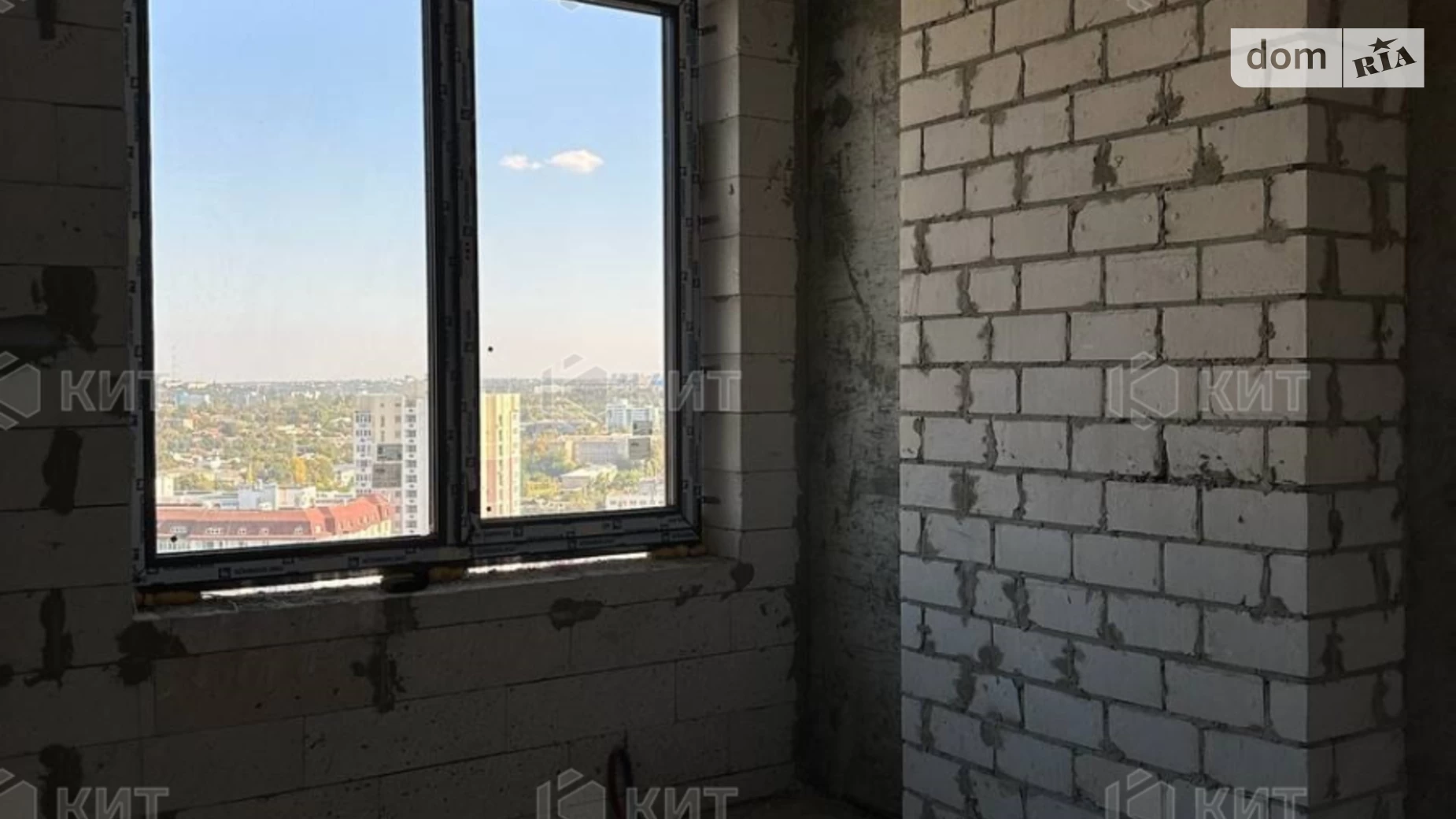 Продається 2-кімнатна квартира 70 кв. м у Харкові, просп. Героїв Харкова(Московський), 97