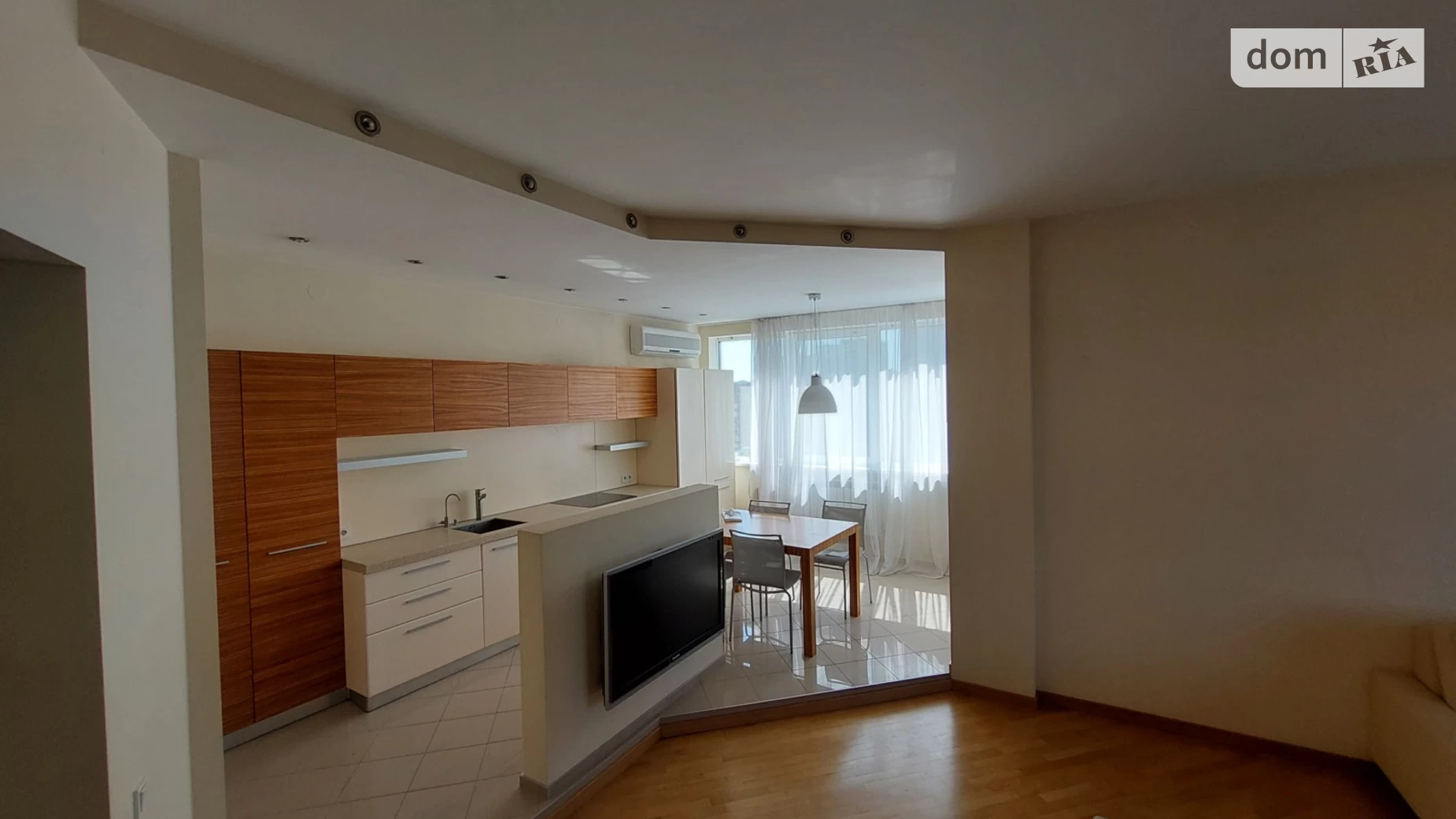 Продается 3-комнатная квартира 115 кв. м в Киеве