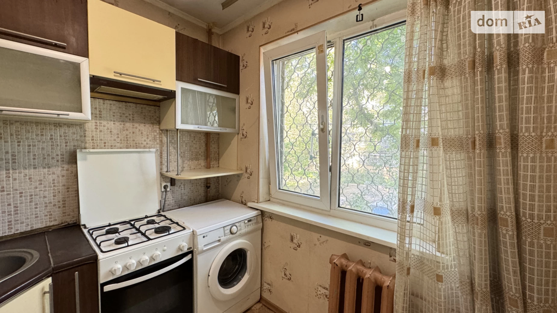 Продается 1-комнатная квартира 32.6 кв. м в Одессе, ул. Героев Крут
