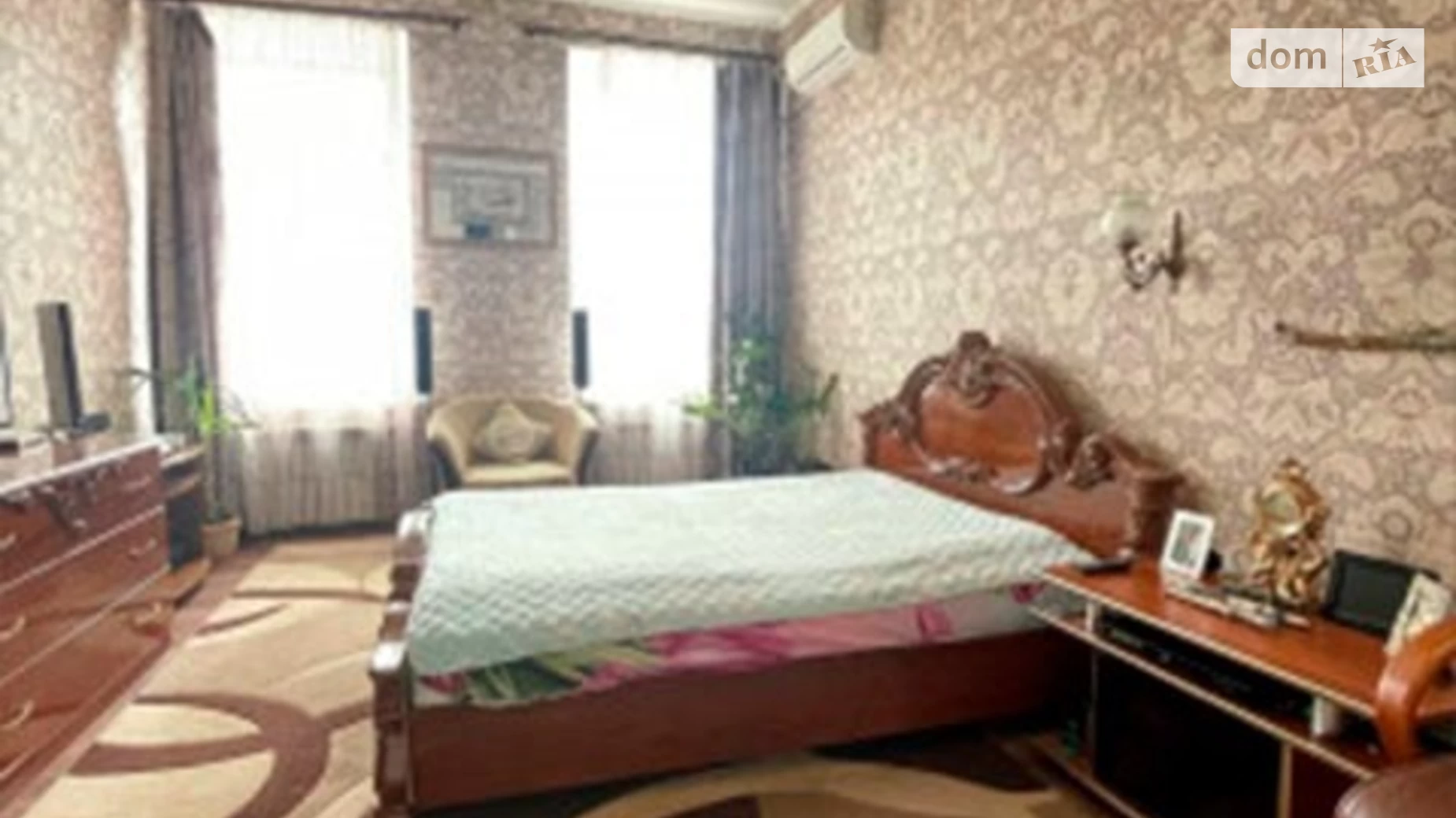 Продається 2-кімнатна квартира 55 кв. м у Одесі, узвіз Степана Олійника, 4