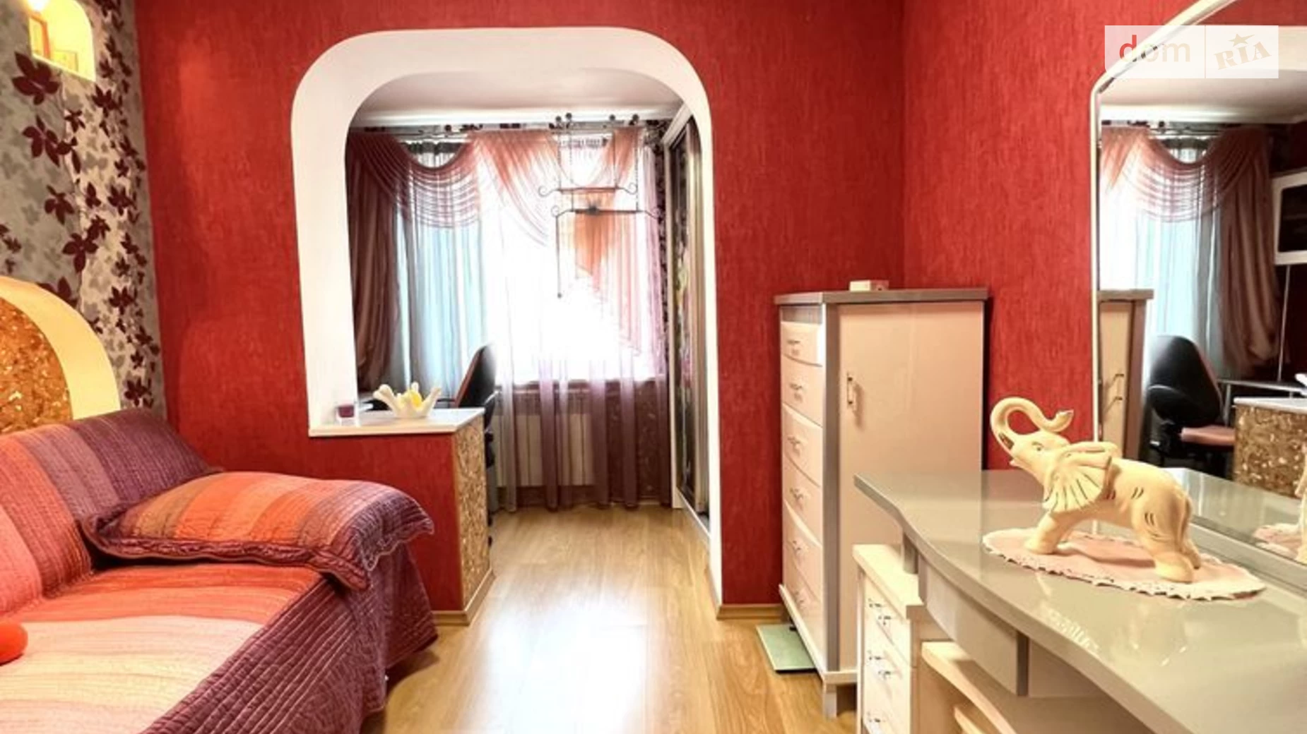 Продается 3-комнатная квартира 65 кв. м в Хмельницком, просп. Мира