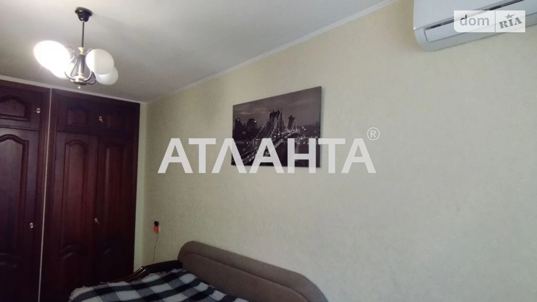Продається 2-кімнатна квартира 44.7 кв. м у Одесі, вул. Іцхака Рабіна