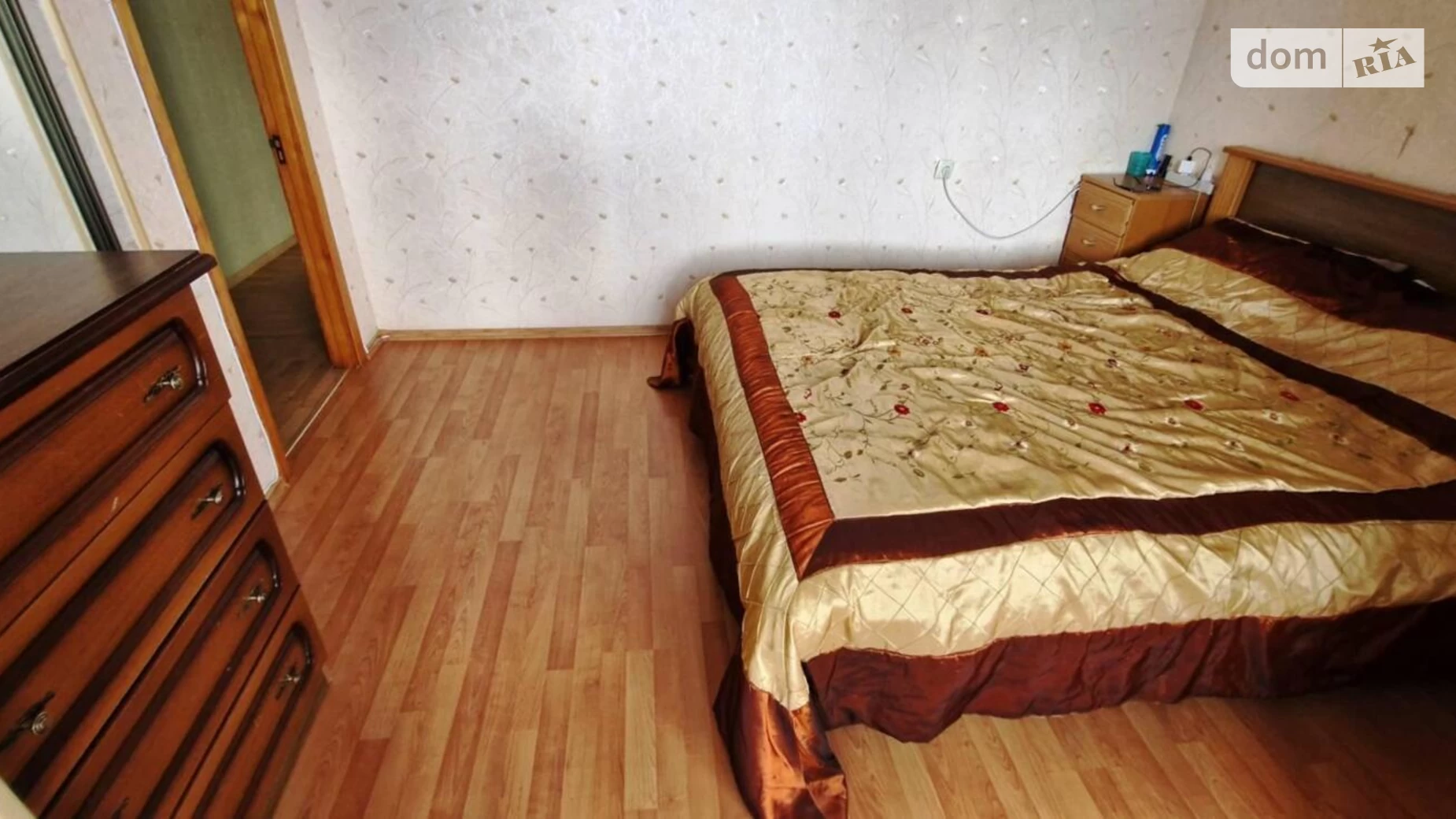 Продается 3-комнатная квартира 66.1 кв. м в Черноморске, ул. Данченко