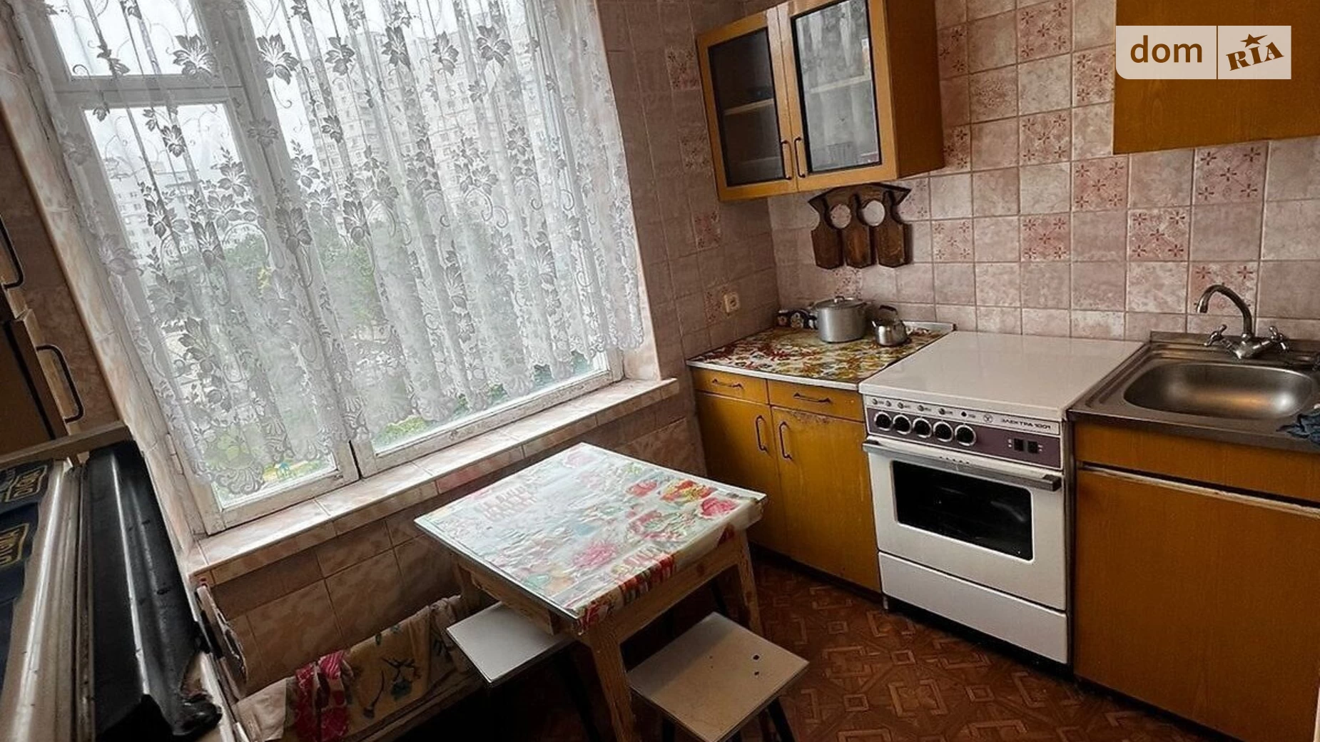 Продается 3-комнатная квартира 64 кв. м в Харькове, ул. Краснодарская, 183