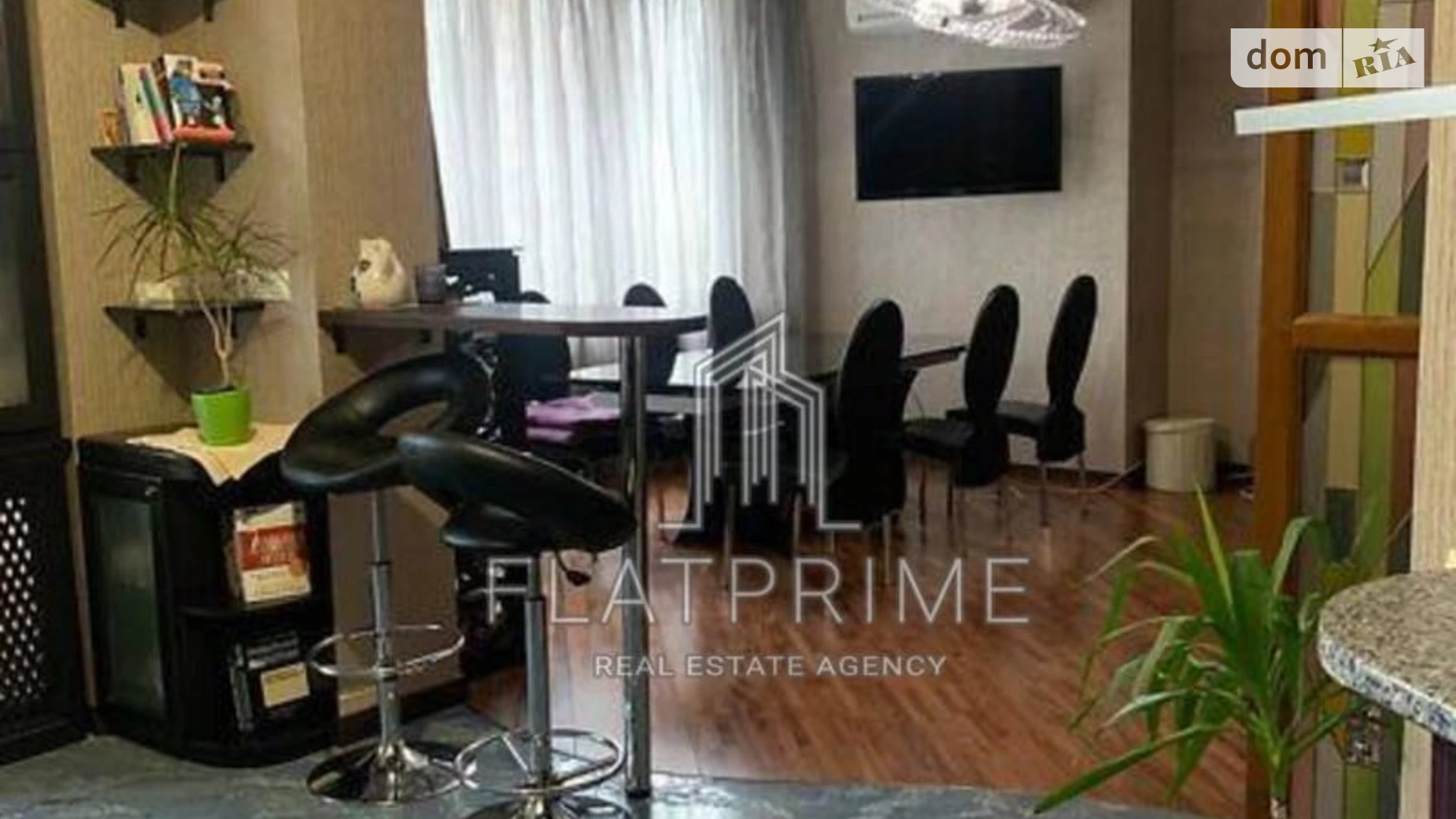 Продается 5-комнатная квартира 180 кв. м в Киеве, ул. Анны Ахматовой, 35
