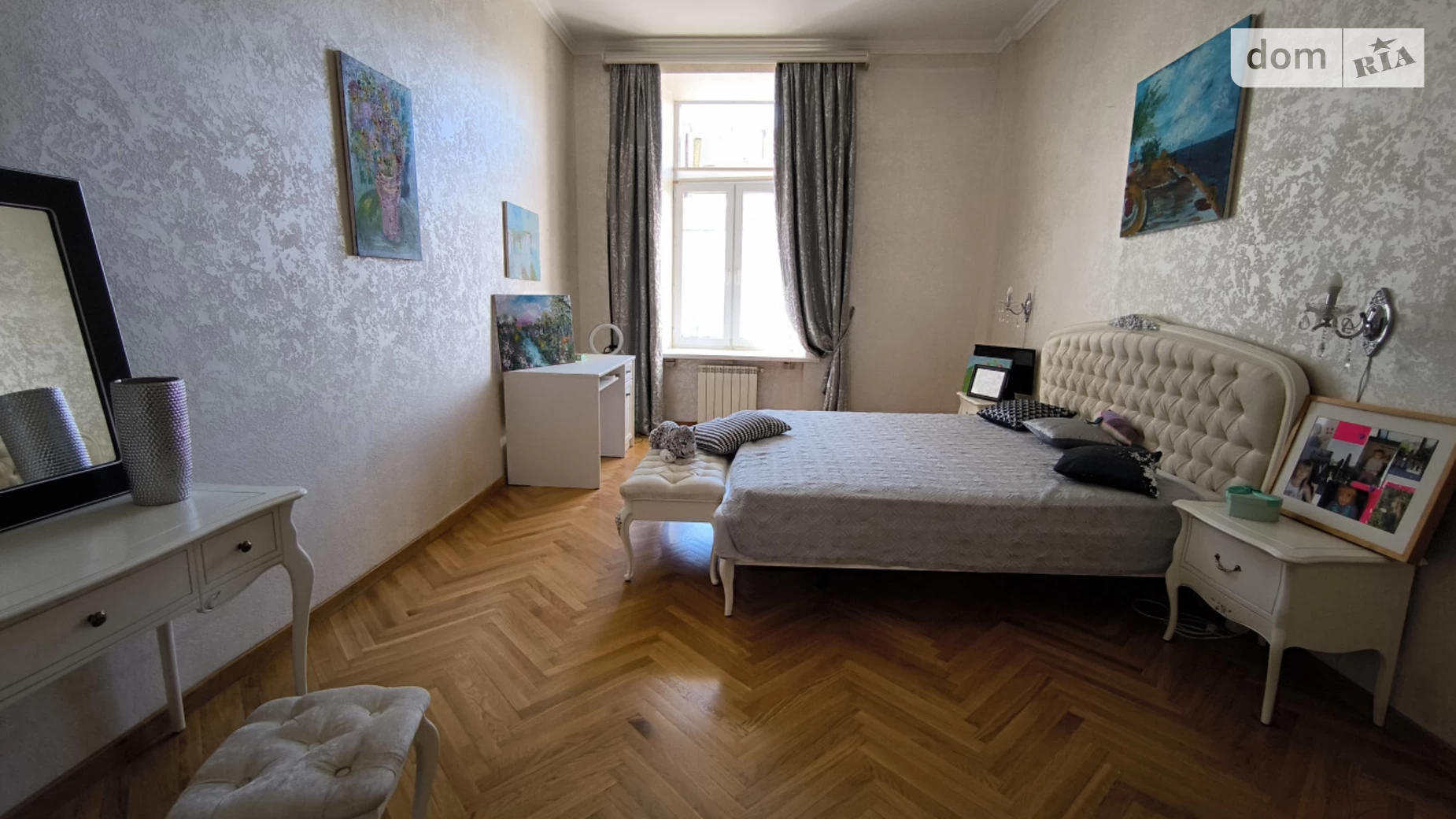 Продается 3-комнатная квартира 116 кв. м в Одессе, ул. Дерибасовская